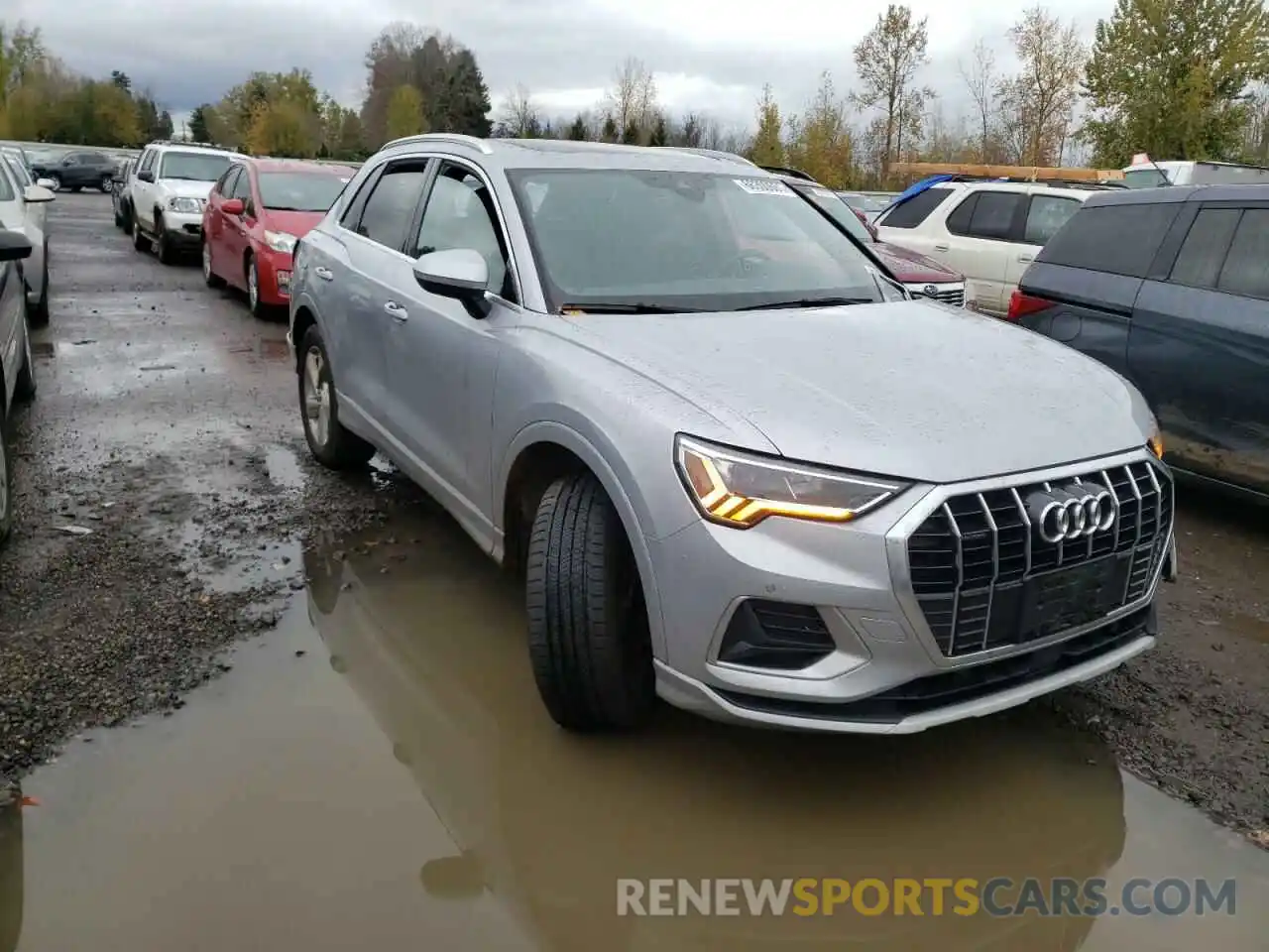 1 Photograph of a damaged car WA1BECF34L1002095 AUDI Q3 2020