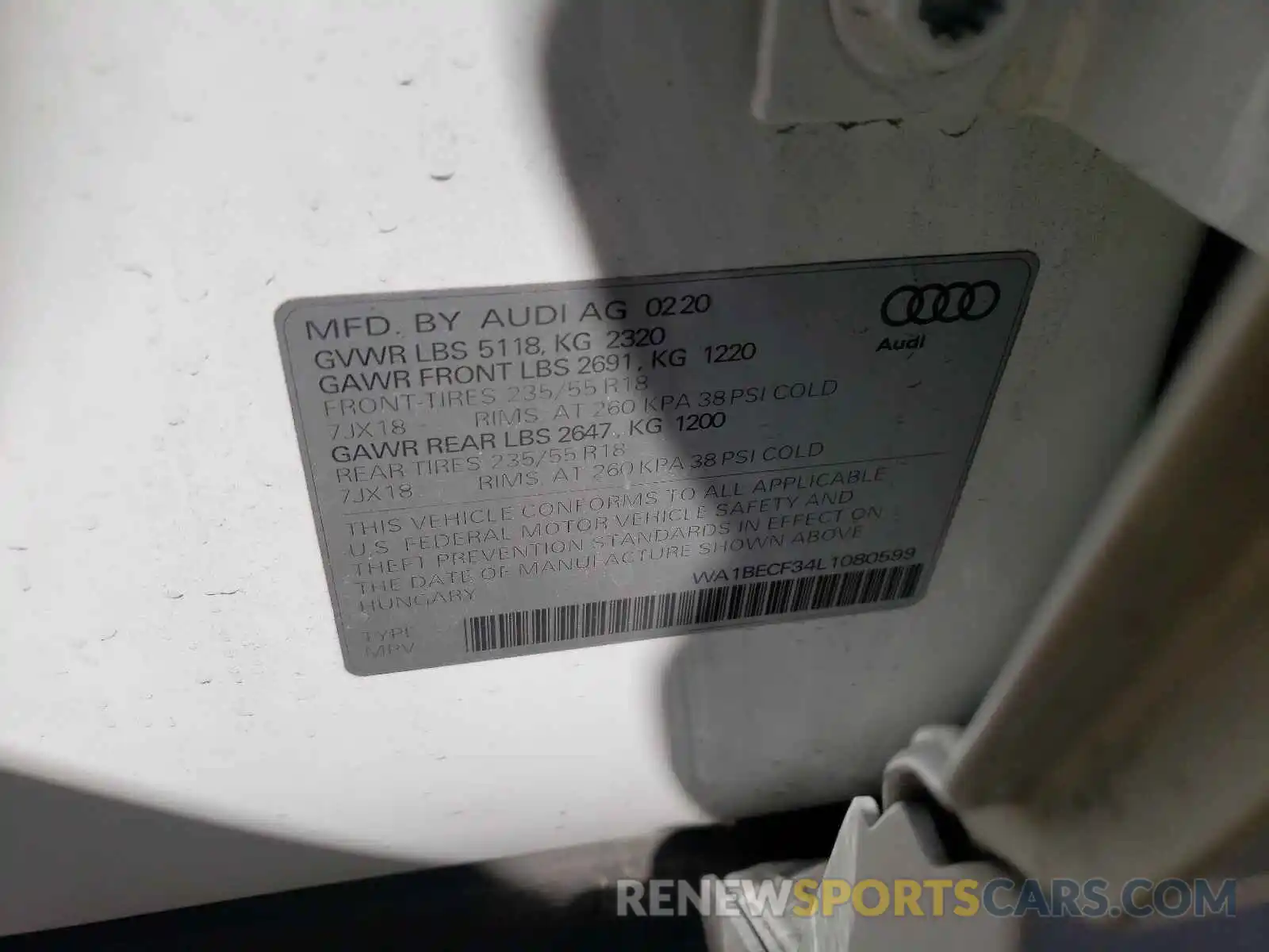 10 Photograph of a damaged car WA1BECF34L1080599 AUDI Q3 2020