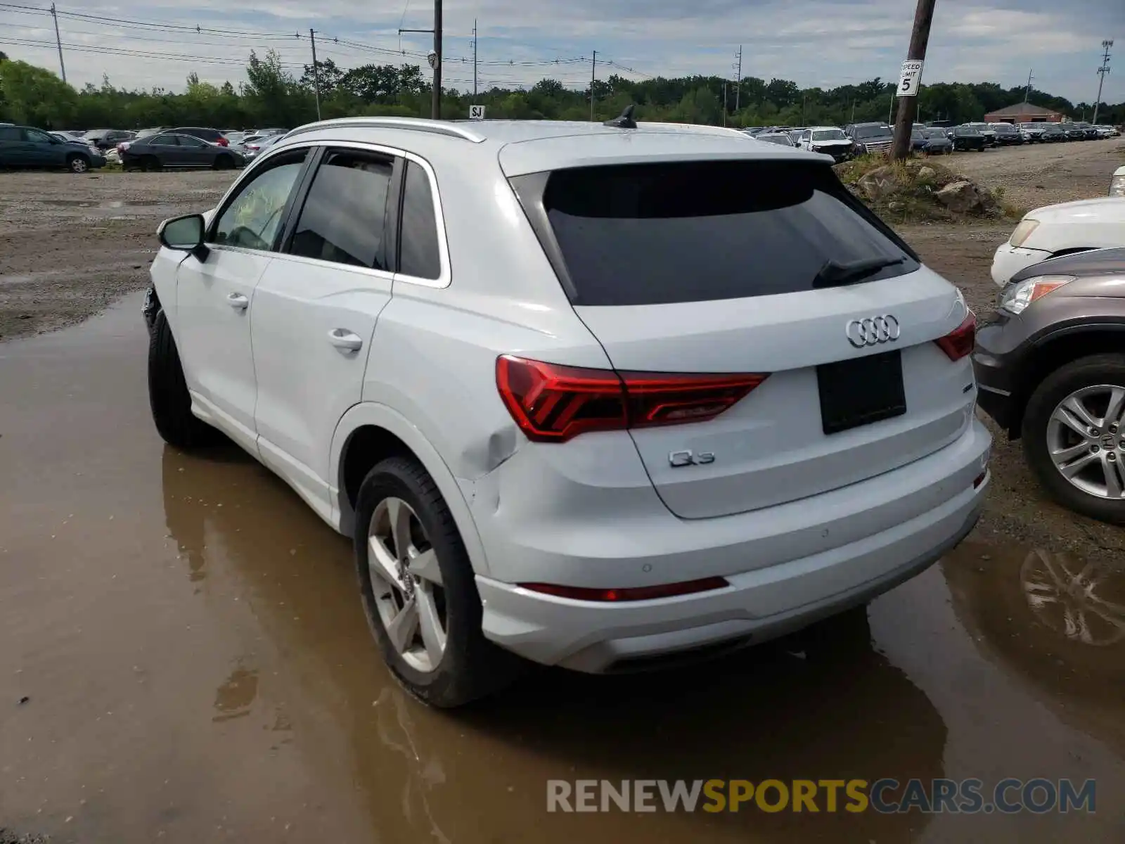 3 Photograph of a damaged car WA1BECF34L1103976 AUDI Q3 2020