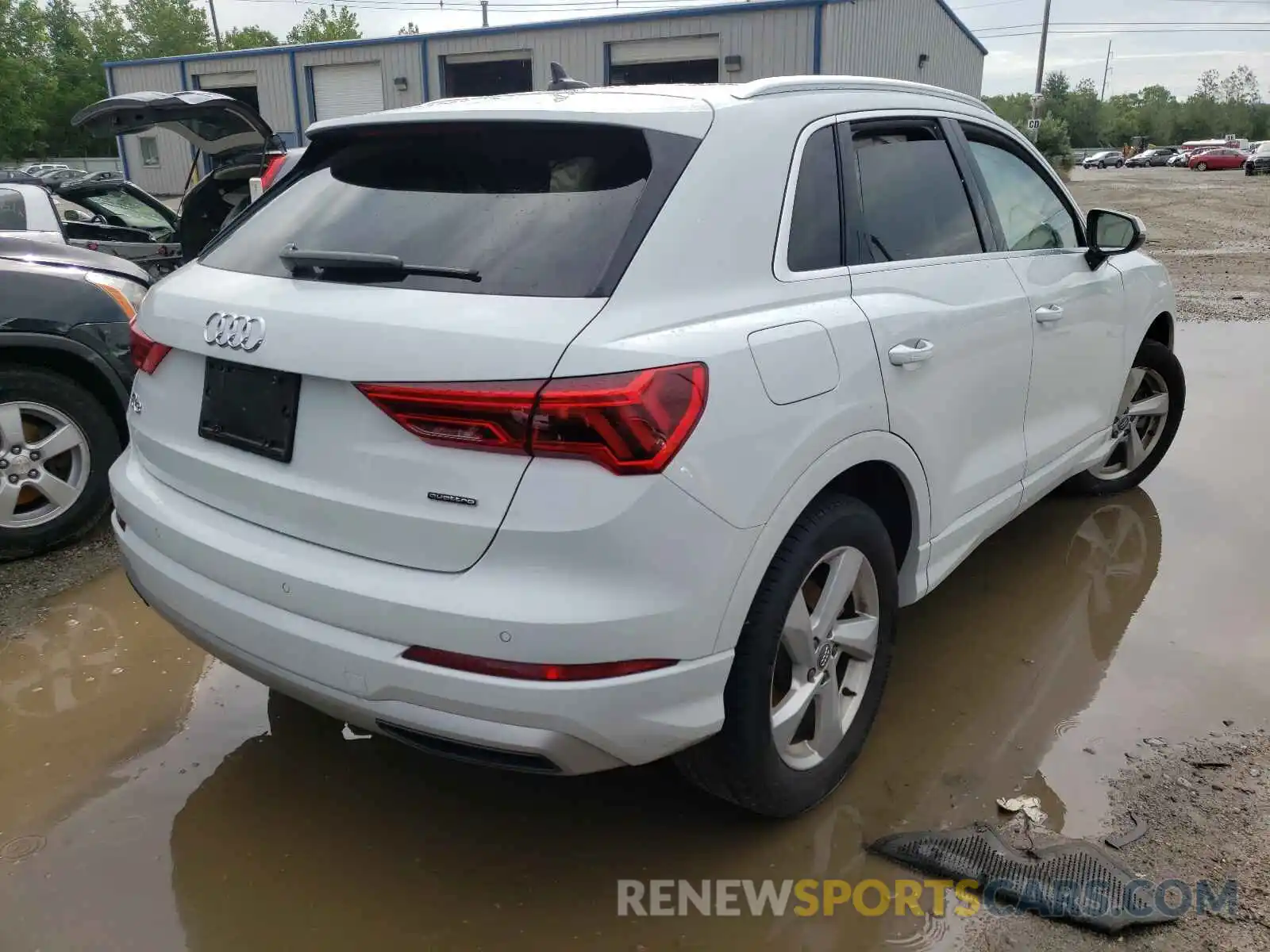 4 Photograph of a damaged car WA1BECF34L1103976 AUDI Q3 2020