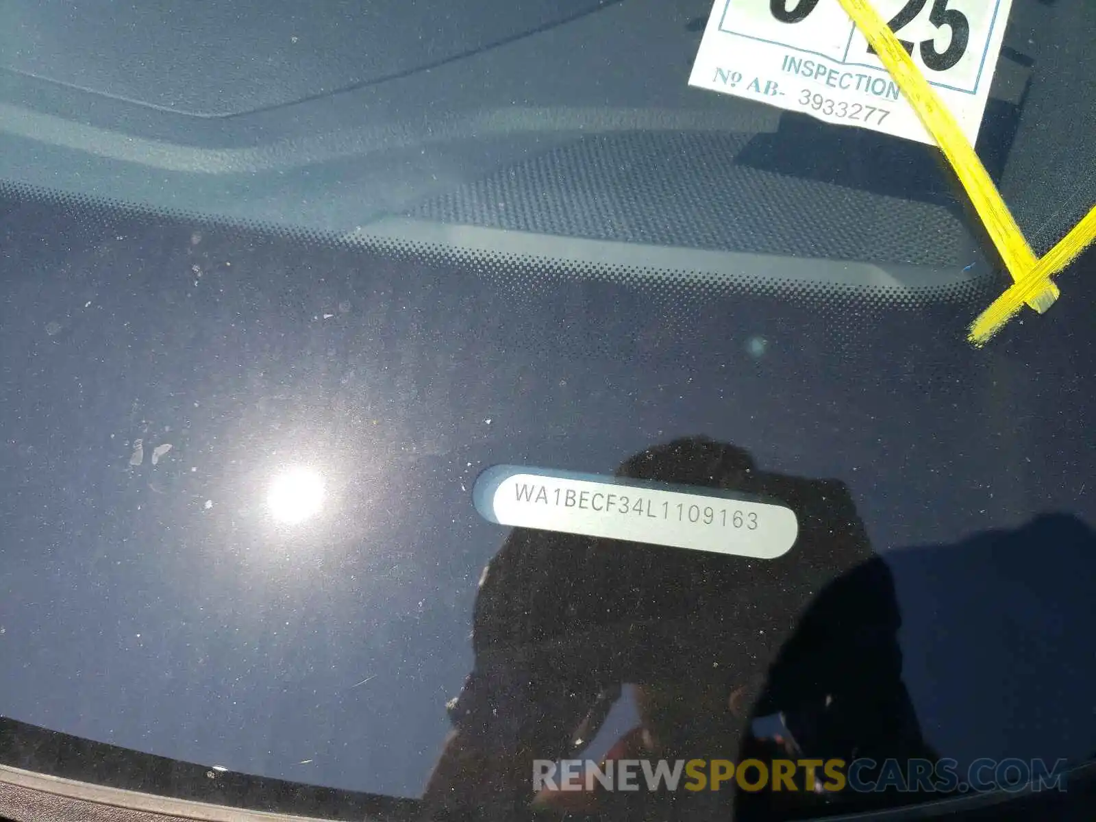 10 Photograph of a damaged car WA1BECF34L1109163 AUDI Q3 2020