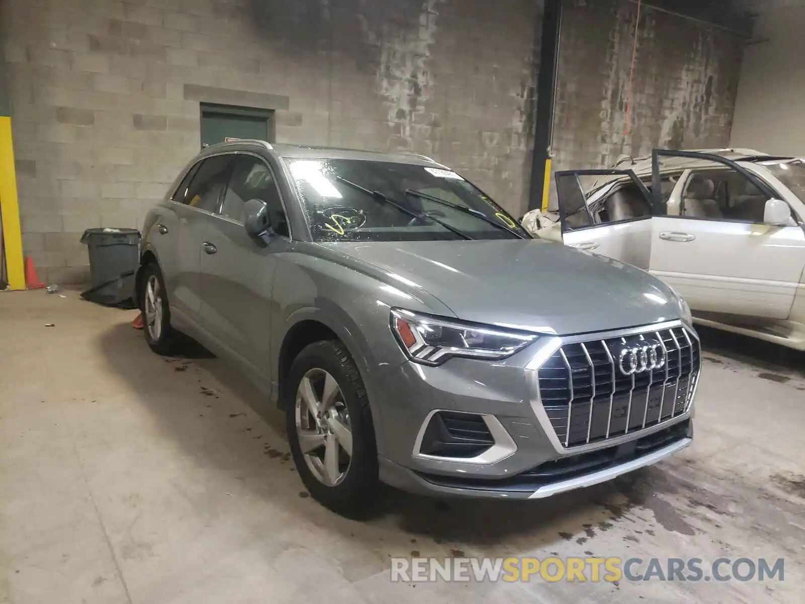 1 Photograph of a damaged car WA1BECF35L1038202 AUDI Q3 2020