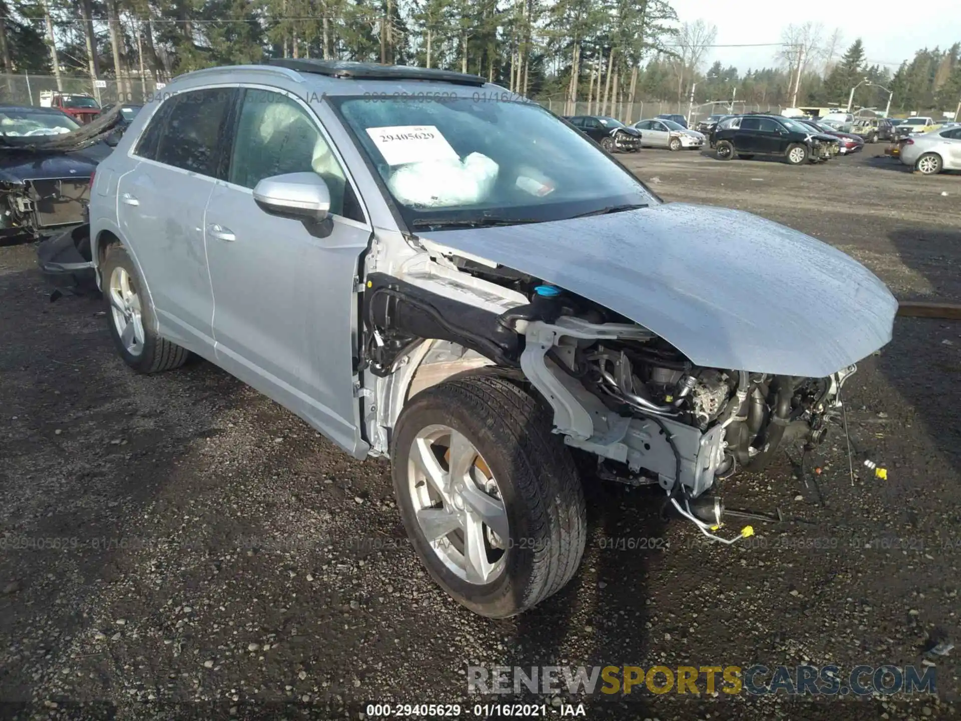 1 Photograph of a damaged car WA1BECF36L1047961 AUDI Q3 2020