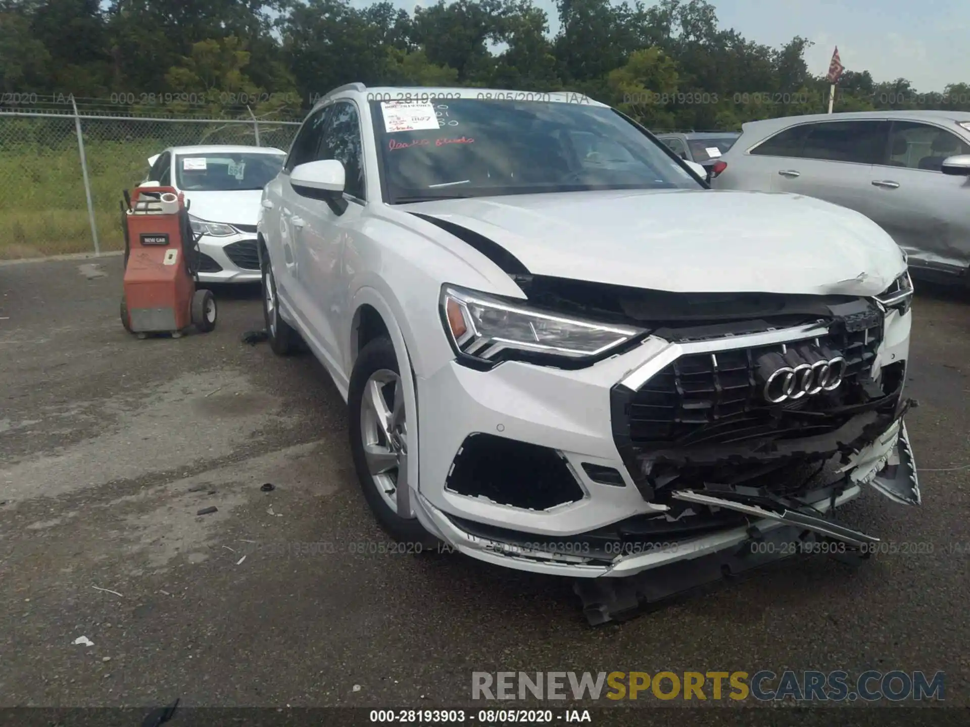 1 Photograph of a damaged car WA1BECF37L1018730 AUDI Q3 2020