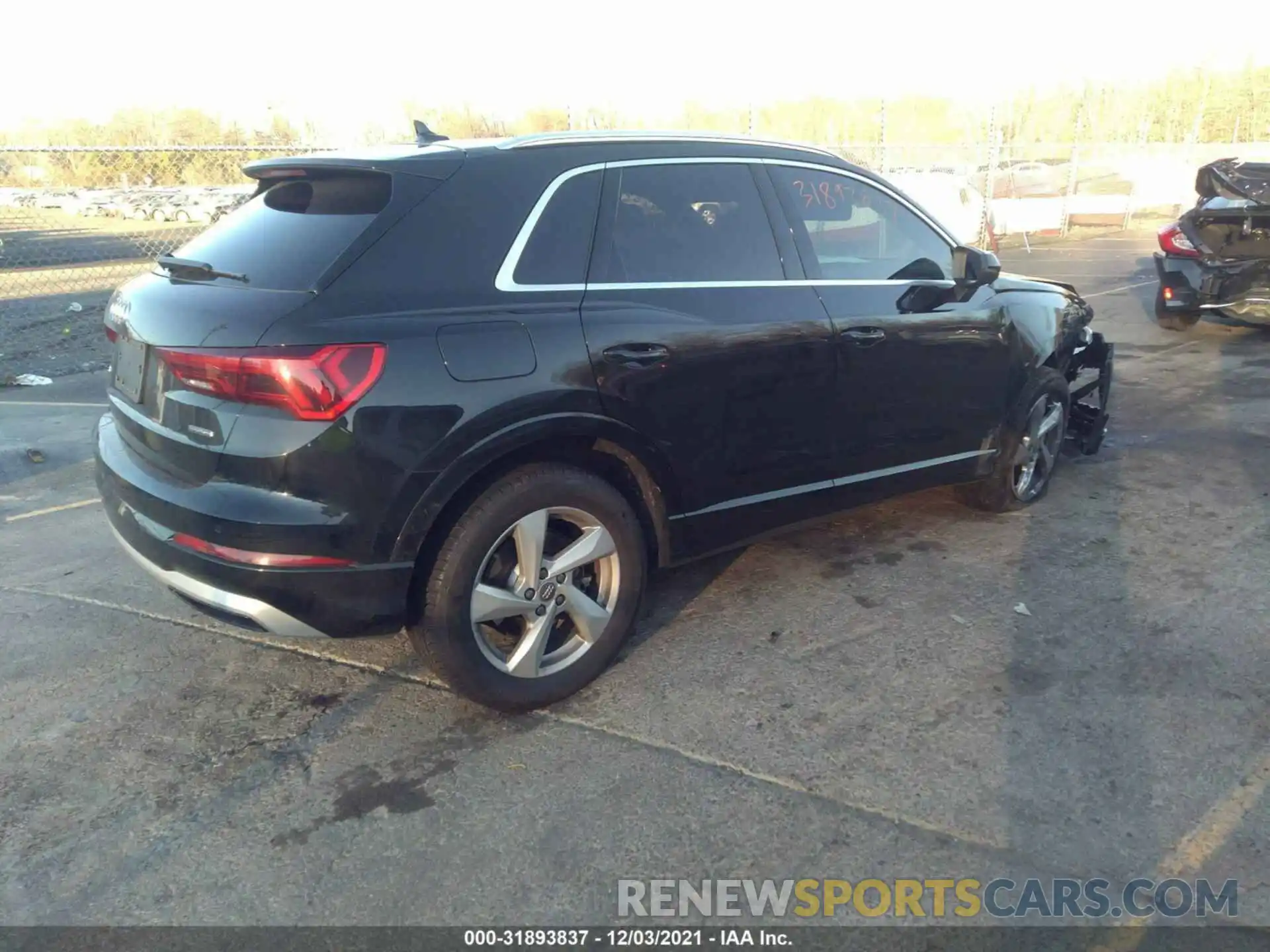 4 Photograph of a damaged car WA1BECF37L1095856 AUDI Q3 2020