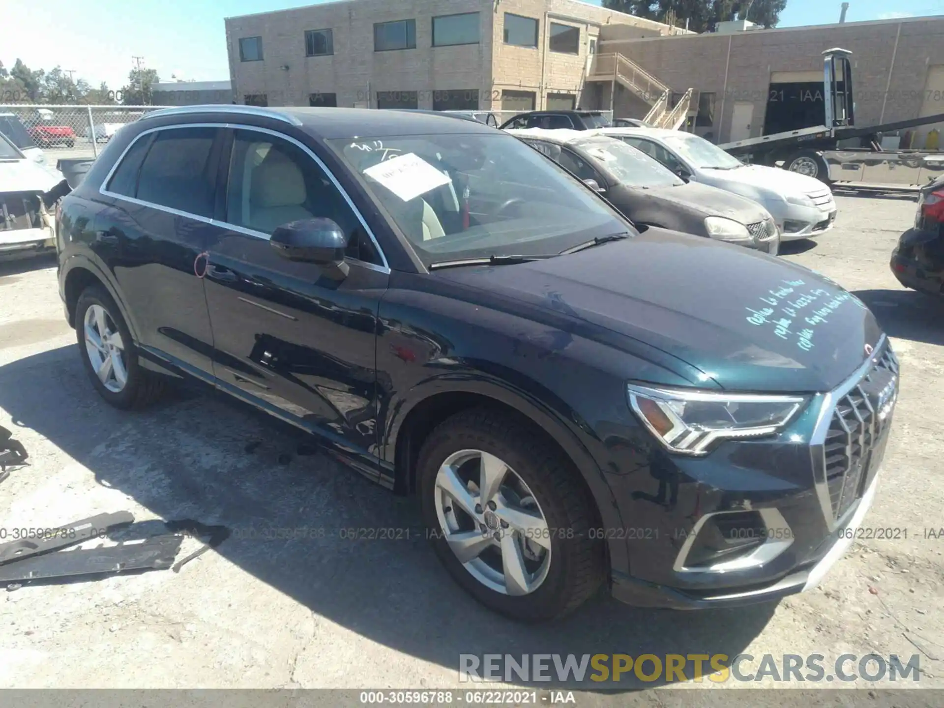 1 Фотография поврежденного автомобиля WA1BECF37L1113787 AUDI Q3 2020