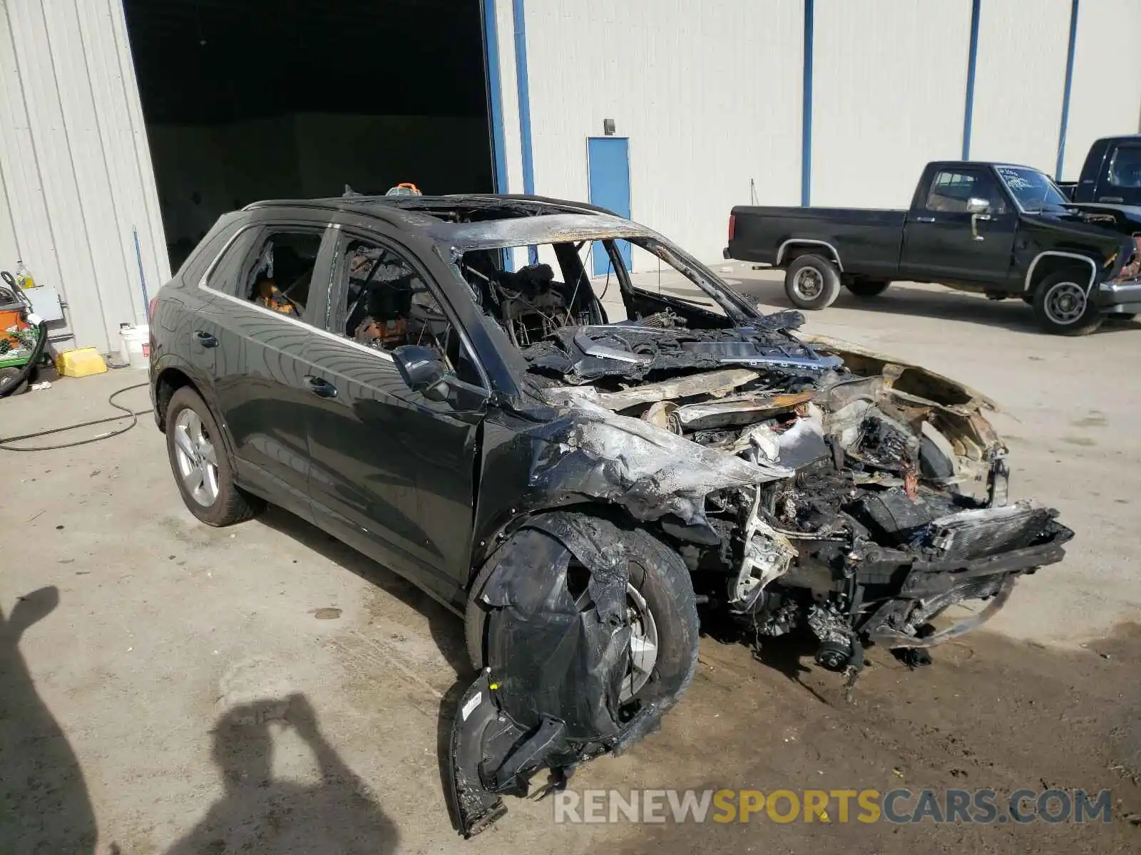 1 Photograph of a damaged car WA1BECF39L1017773 AUDI Q3 2020