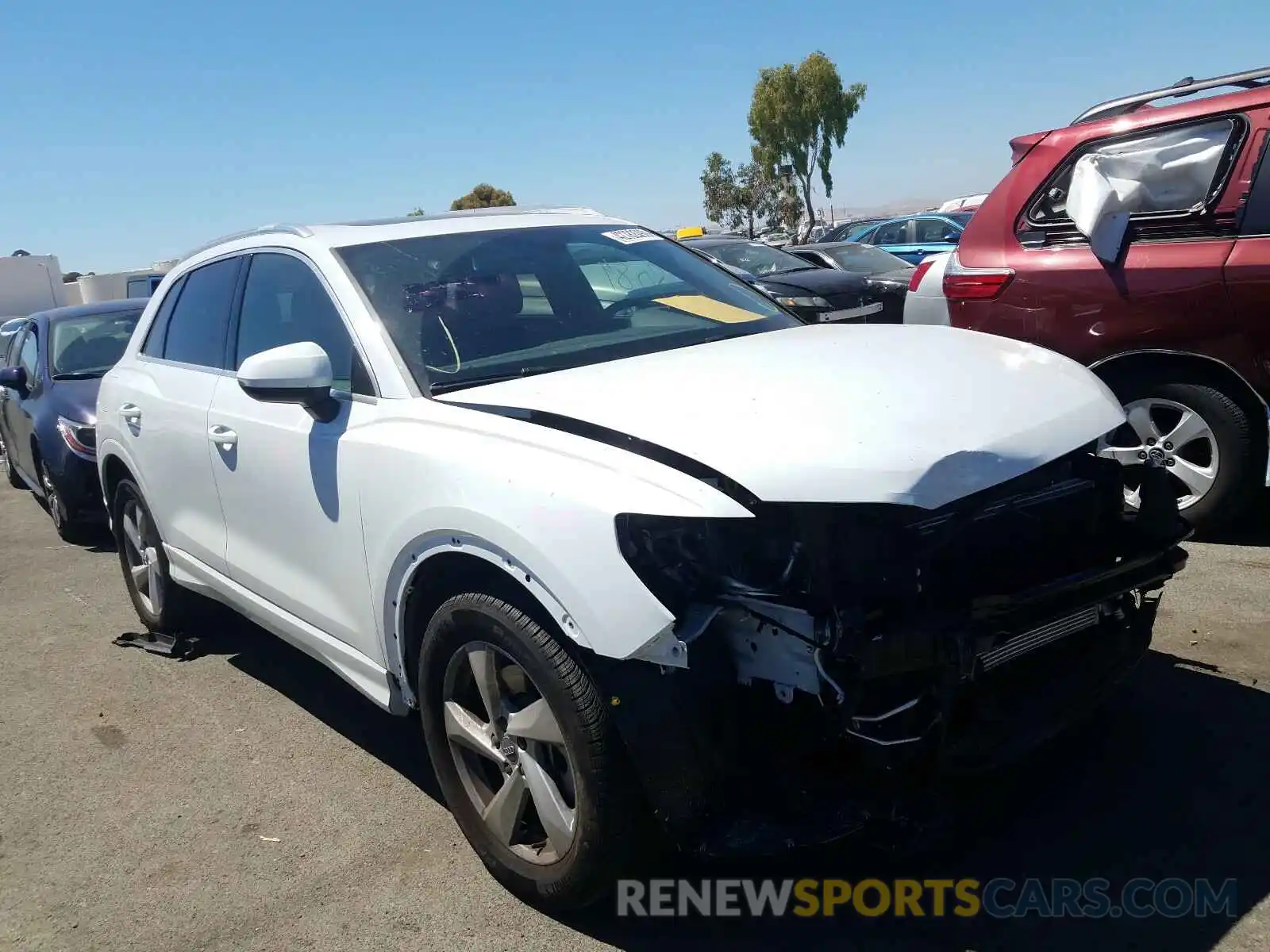 1 Photograph of a damaged car WA1BECF39L1020138 AUDI Q3 2020