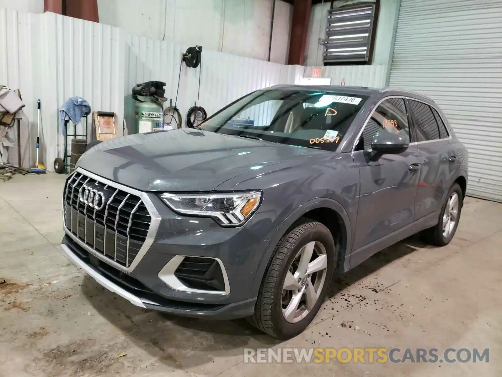 2 Фотография поврежденного автомобиля WA1BECF3XL1005549 AUDI Q3 2020