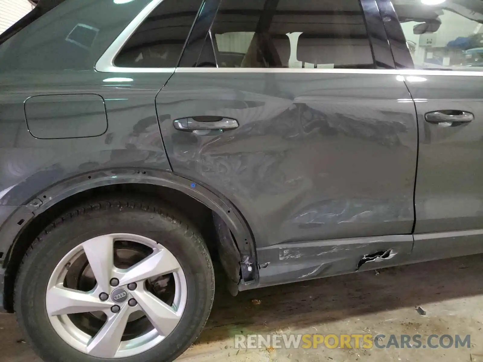 9 Photograph of a damaged car WA1BECF3XL1005549 AUDI Q3 2020