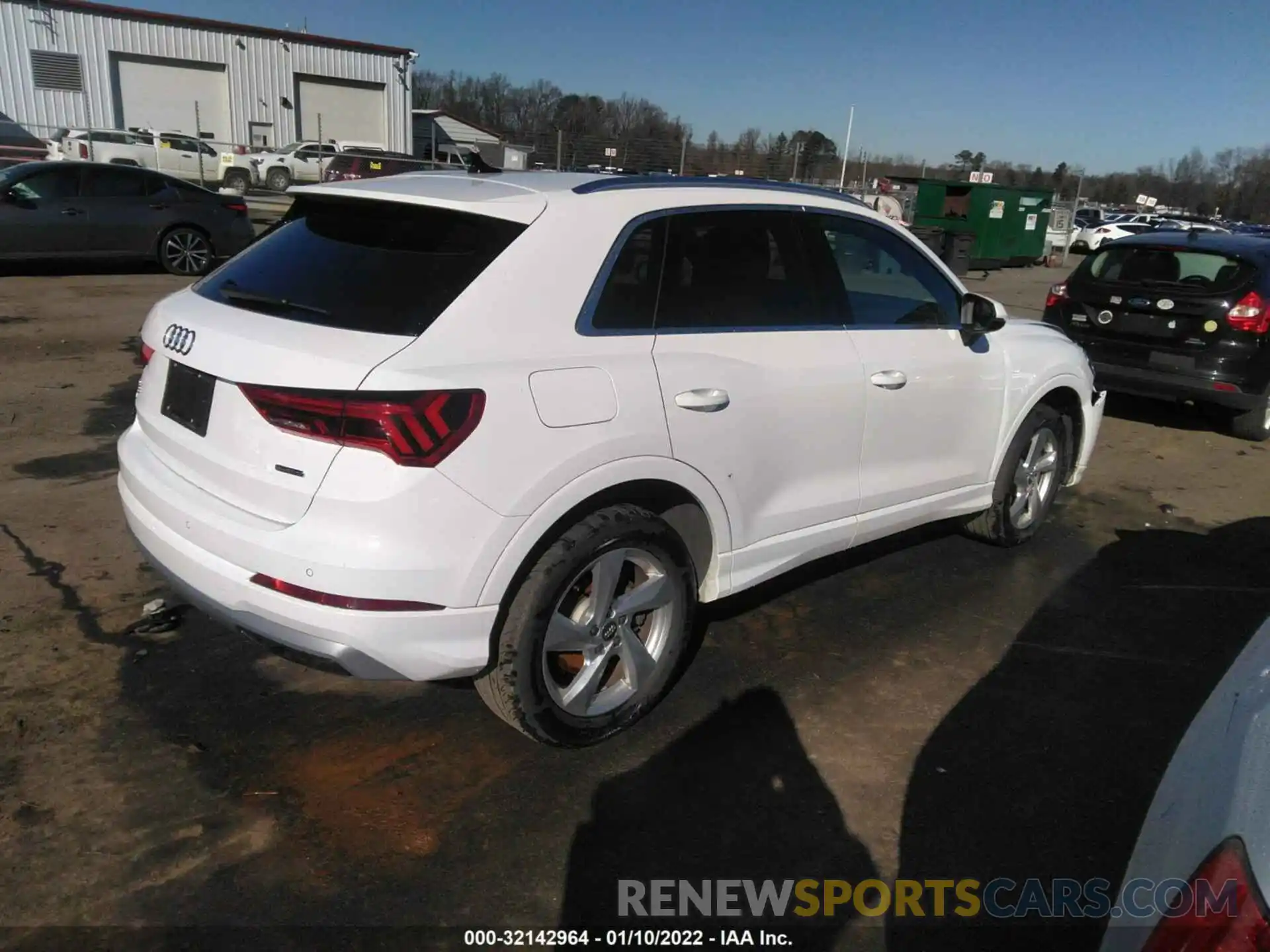 4 Photograph of a damaged car WA1BECF3XL1009908 AUDI Q3 2020