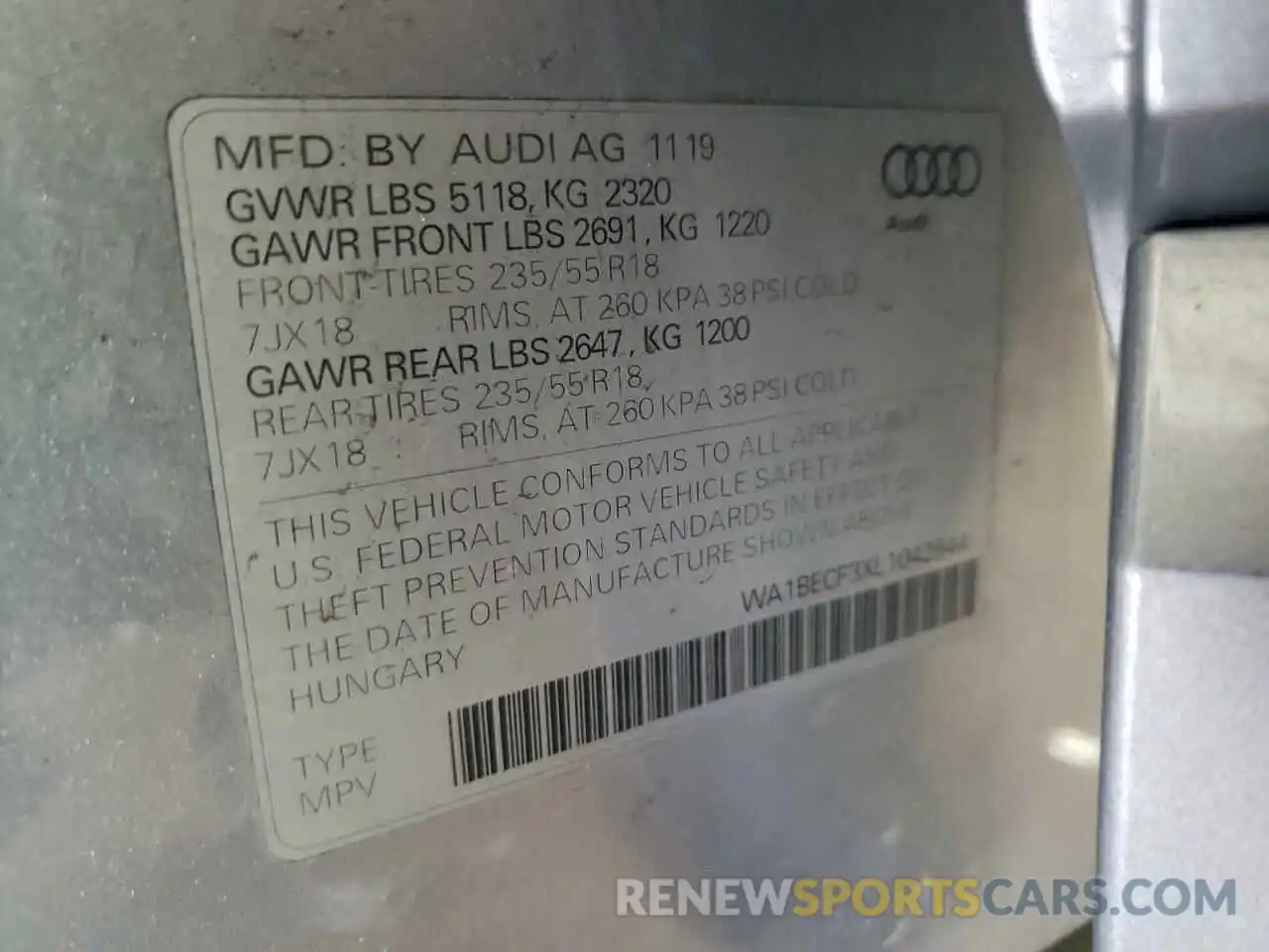 10 Photograph of a damaged car WA1BECF3XL1042844 AUDI Q3 2020