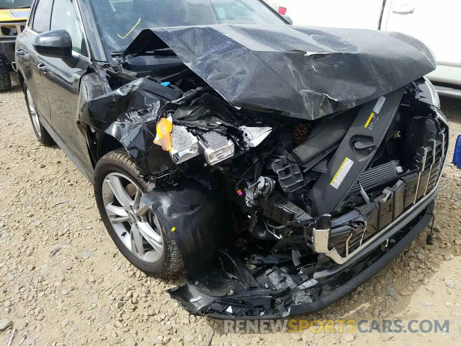 9 Photograph of a damaged car WA1DECF30L1018013 AUDI Q3 2020