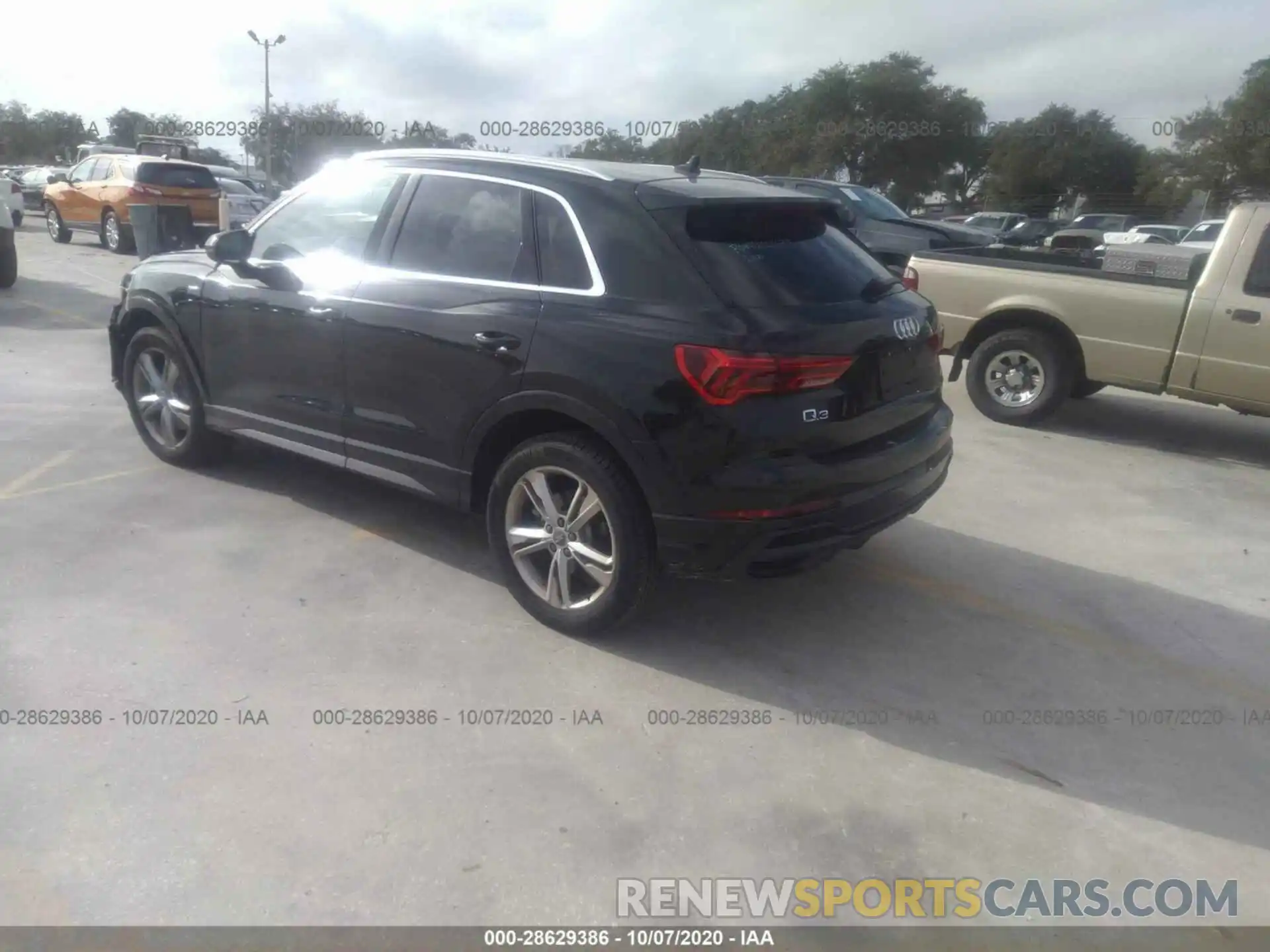 3 Photograph of a damaged car WA1DECF30L1025818 AUDI Q3 2020