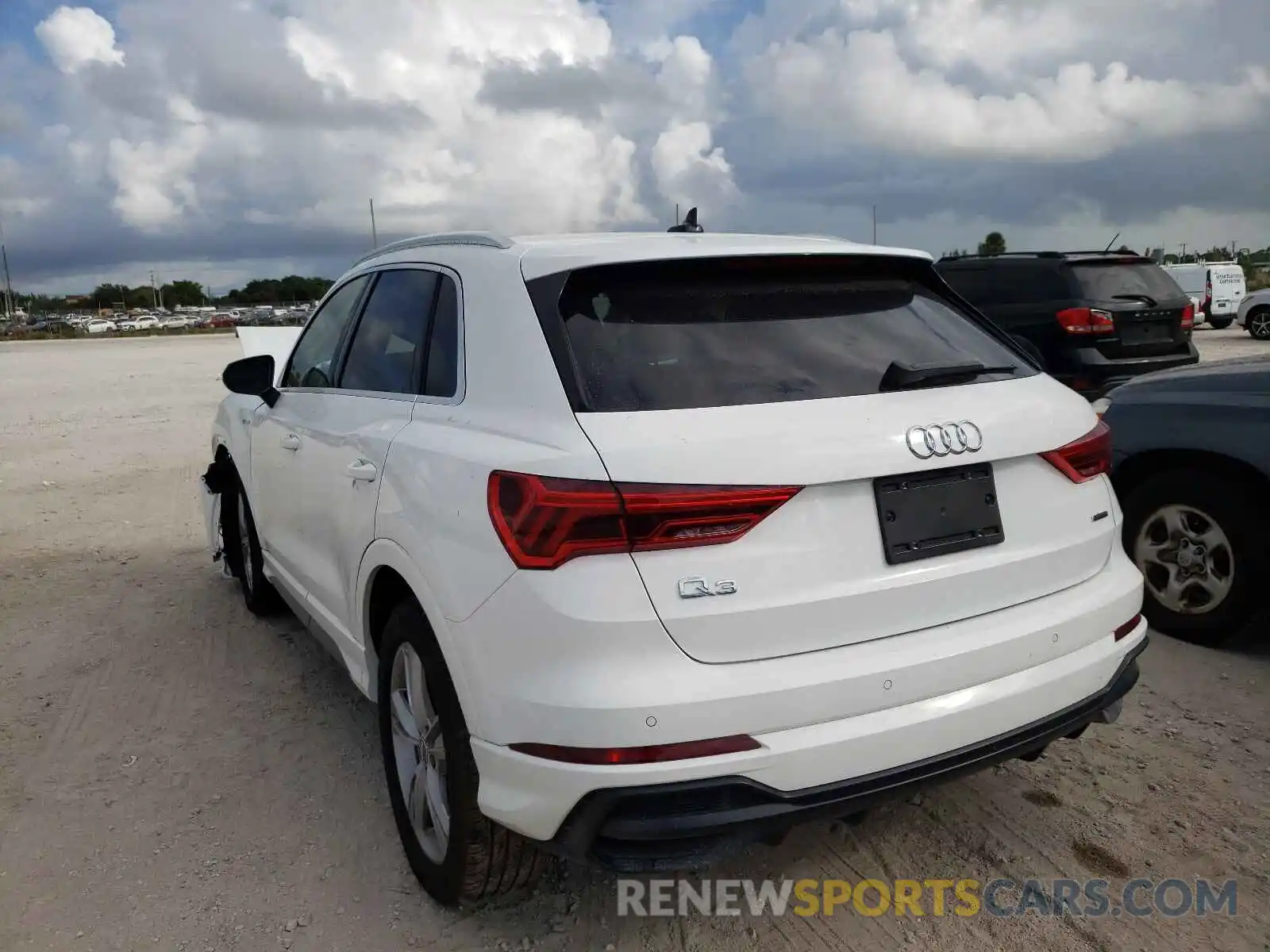 3 Photograph of a damaged car WA1DECF30L1103613 AUDI Q3 2020