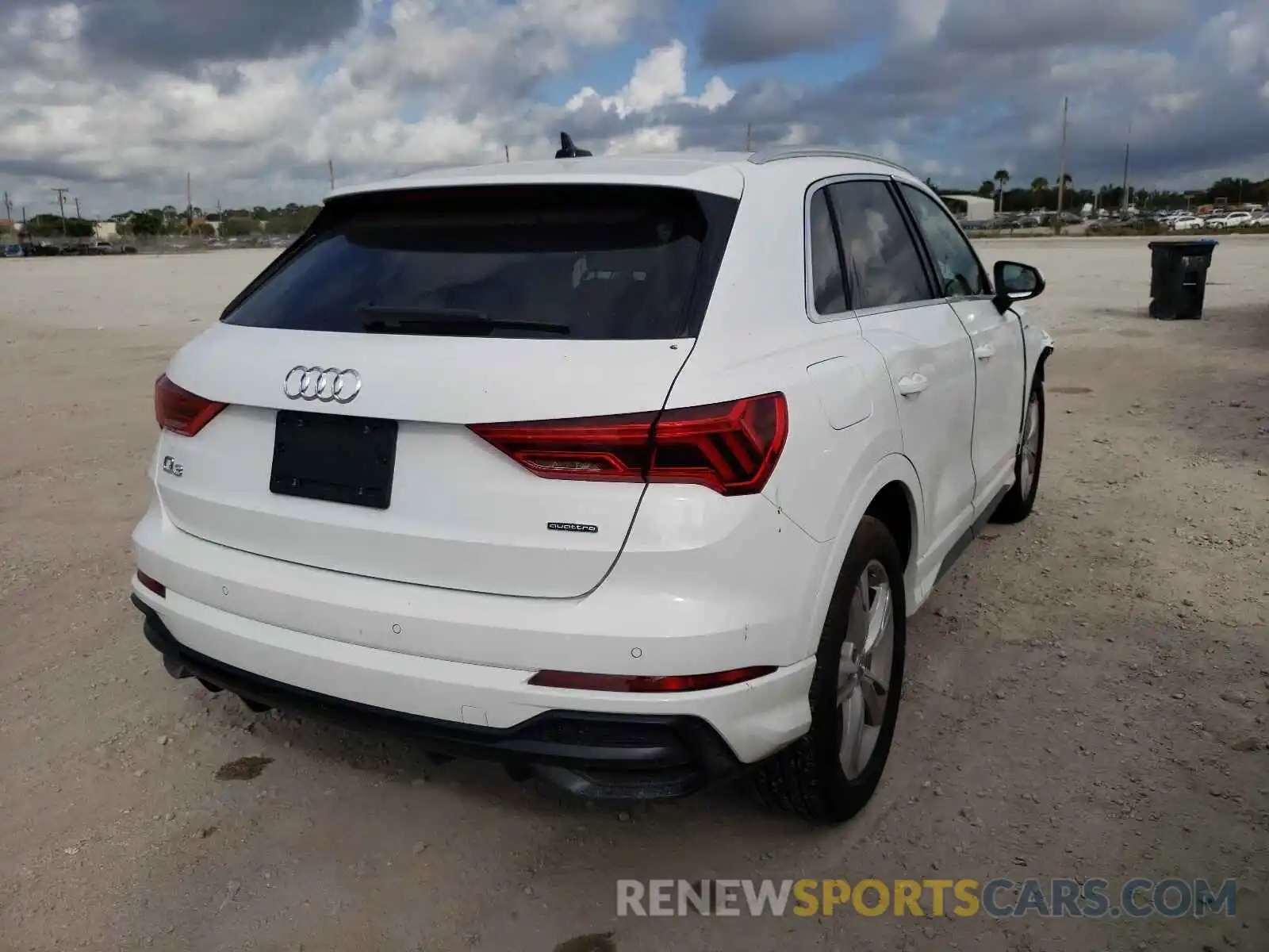 4 Photograph of a damaged car WA1DECF30L1103613 AUDI Q3 2020