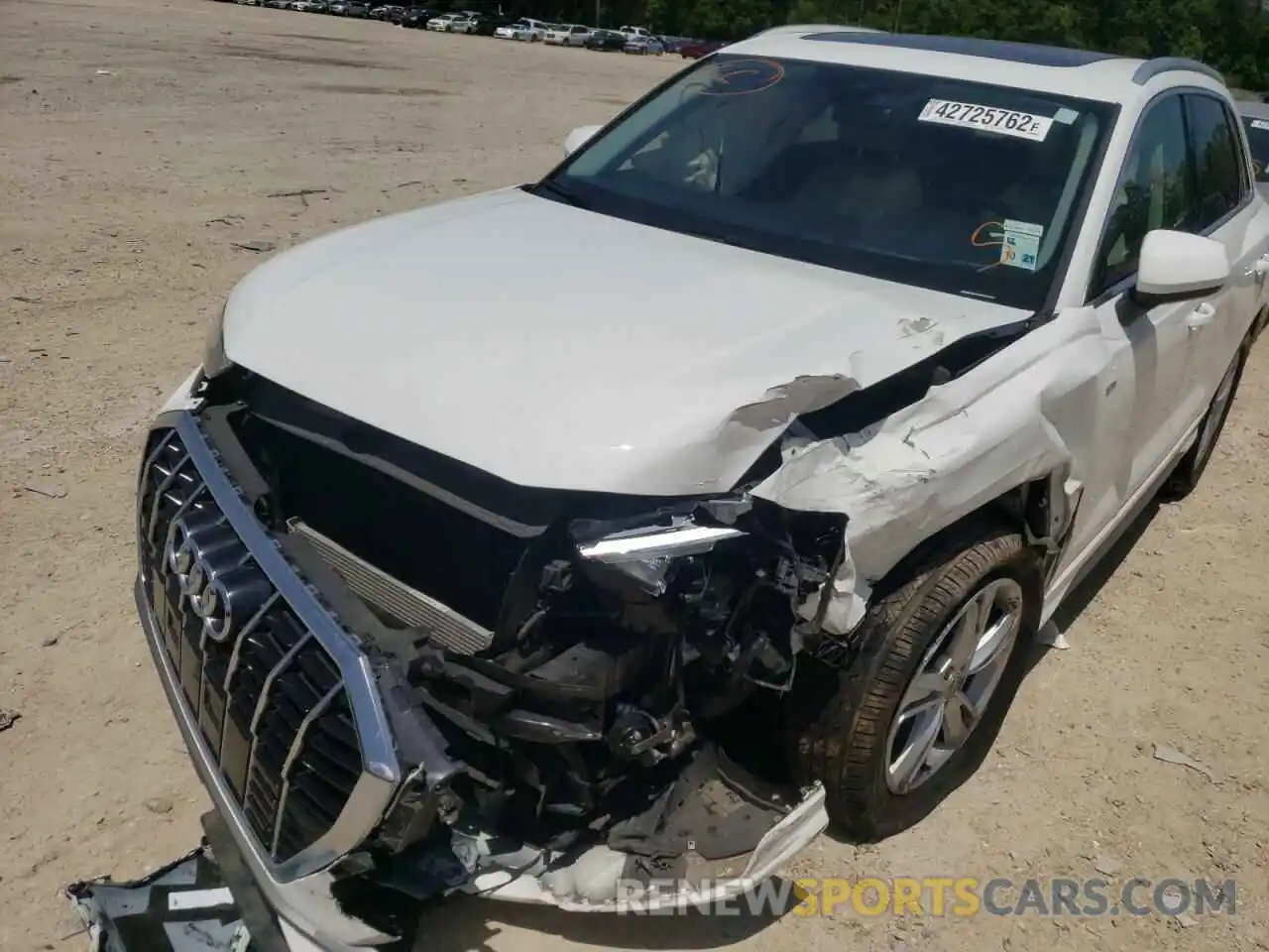 9 Photograph of a damaged car WA1DECF31L1011703 AUDI Q3 2020