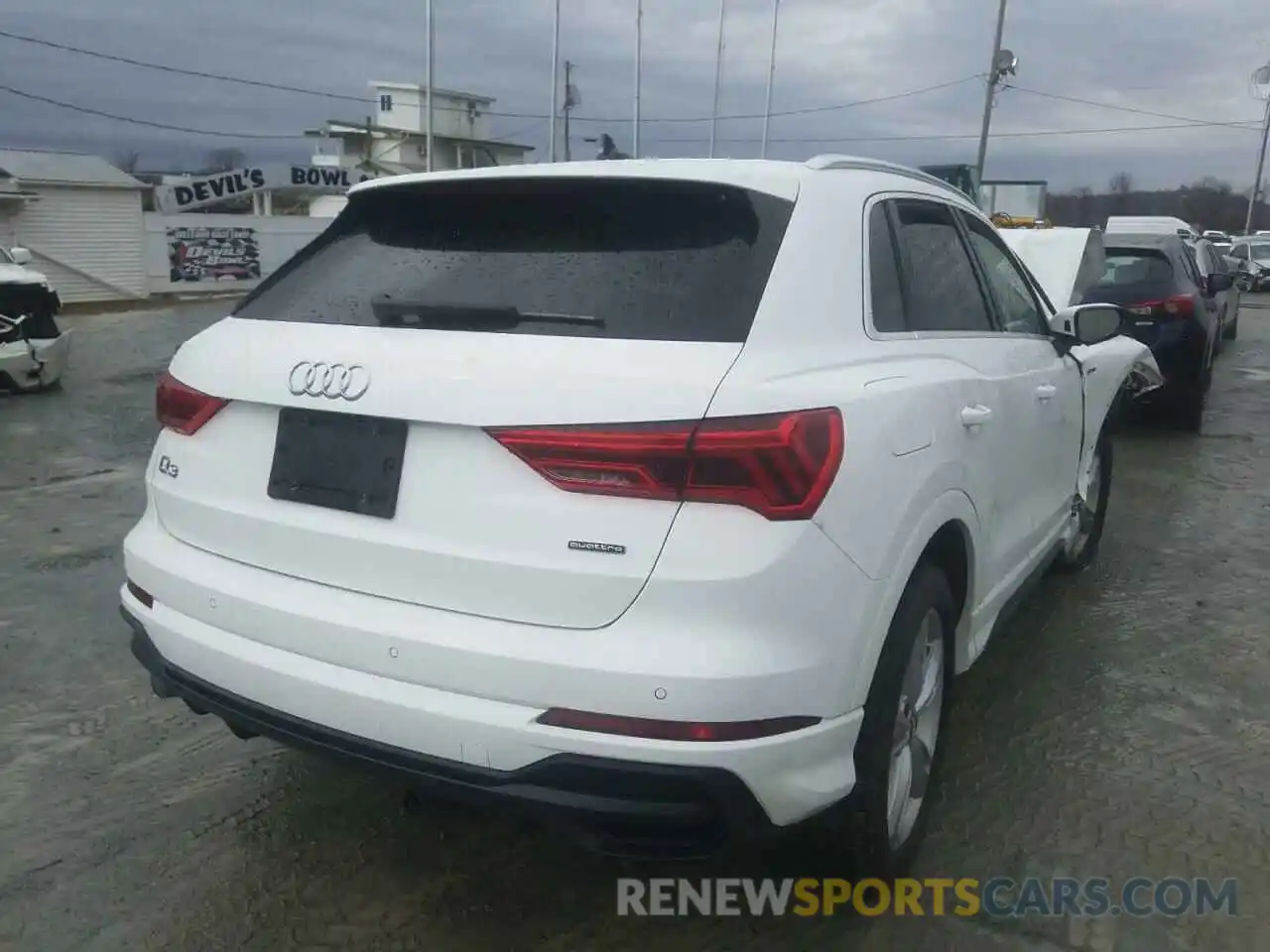 4 Photograph of a damaged car WA1DECF31L1019235 AUDI Q3 2020