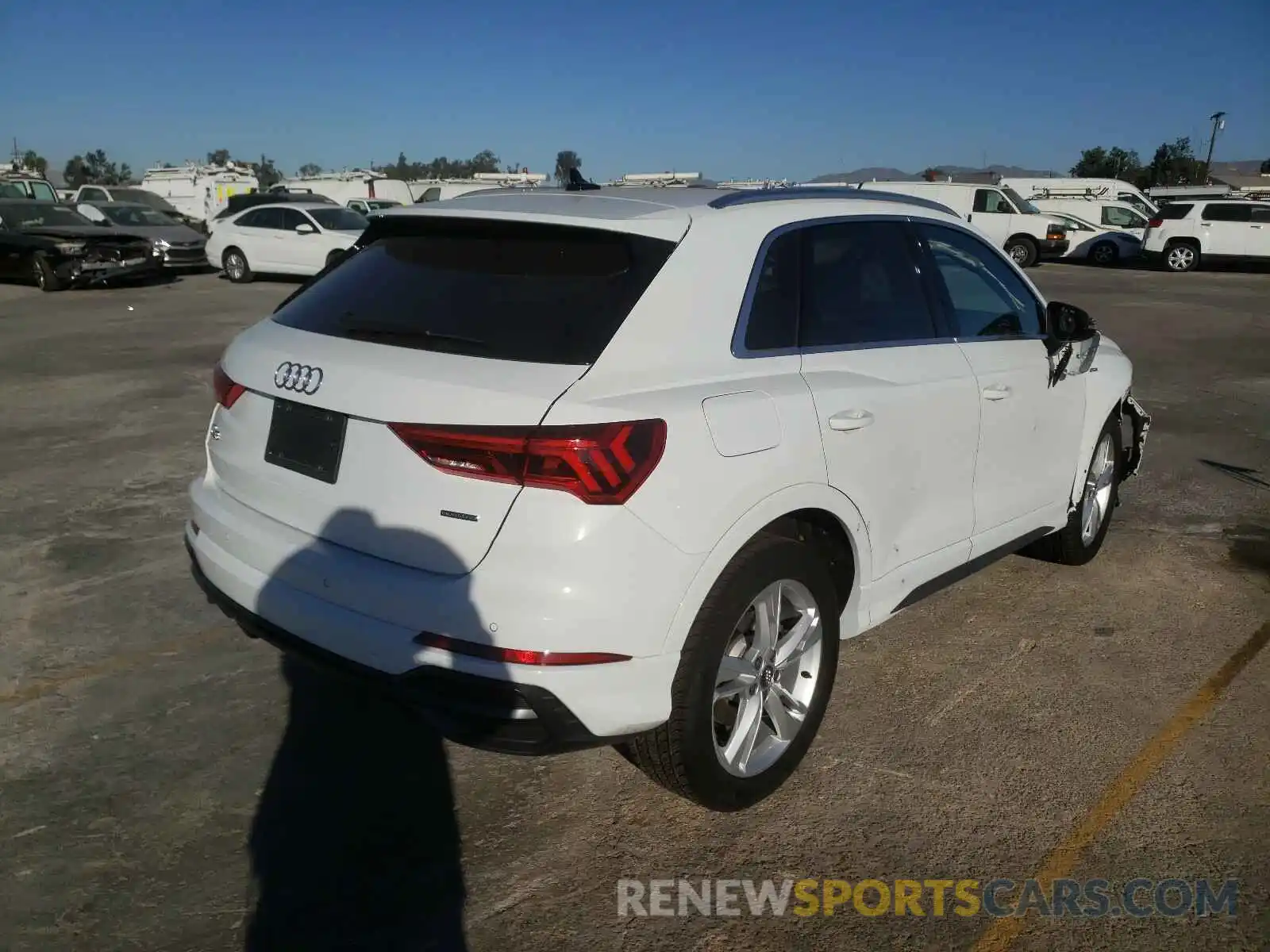 4 Photograph of a damaged car WA1DECF31L1029893 AUDI Q3 2020