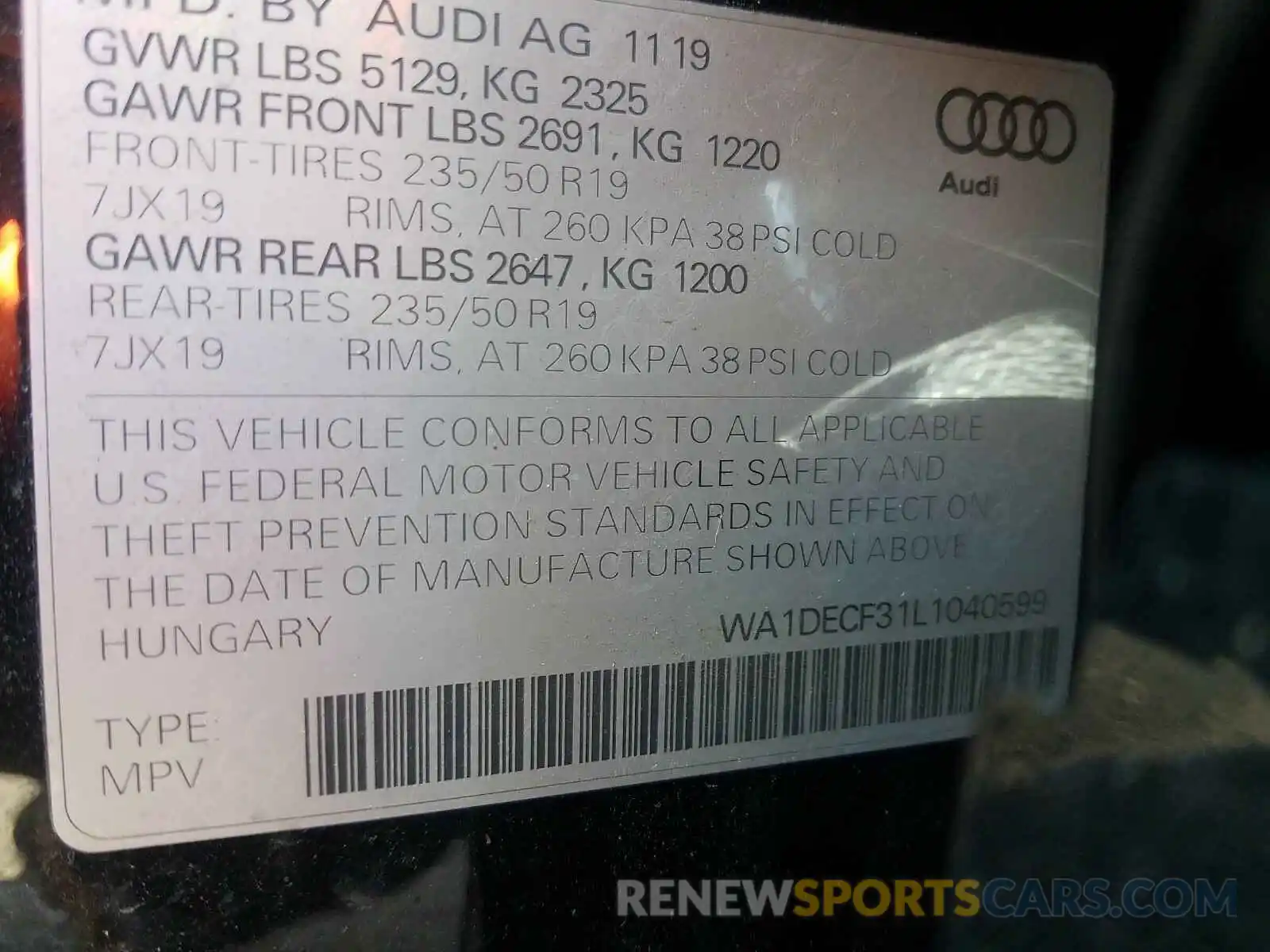 10 Photograph of a damaged car WA1DECF31L1040599 AUDI Q3 2020