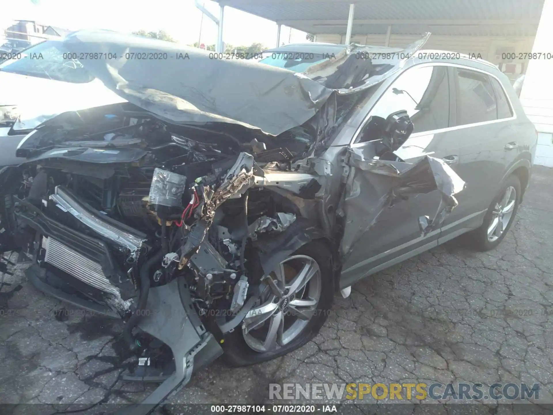 2 Photograph of a damaged car WA1DECF31L1057113 AUDI Q3 2020