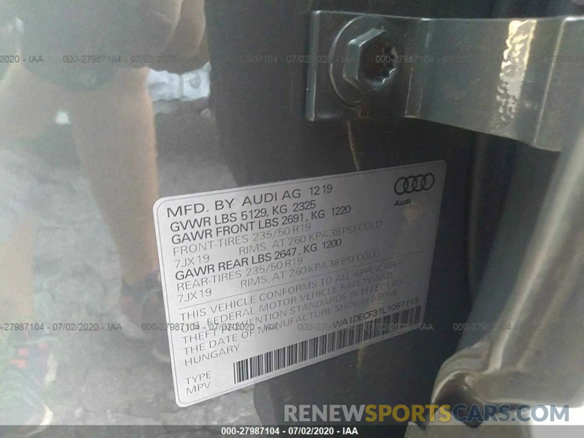 9 Photograph of a damaged car WA1DECF31L1057113 AUDI Q3 2020