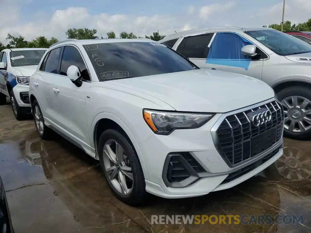 1 Photograph of a damaged car WA1DECF31L1102938 AUDI Q3 2020