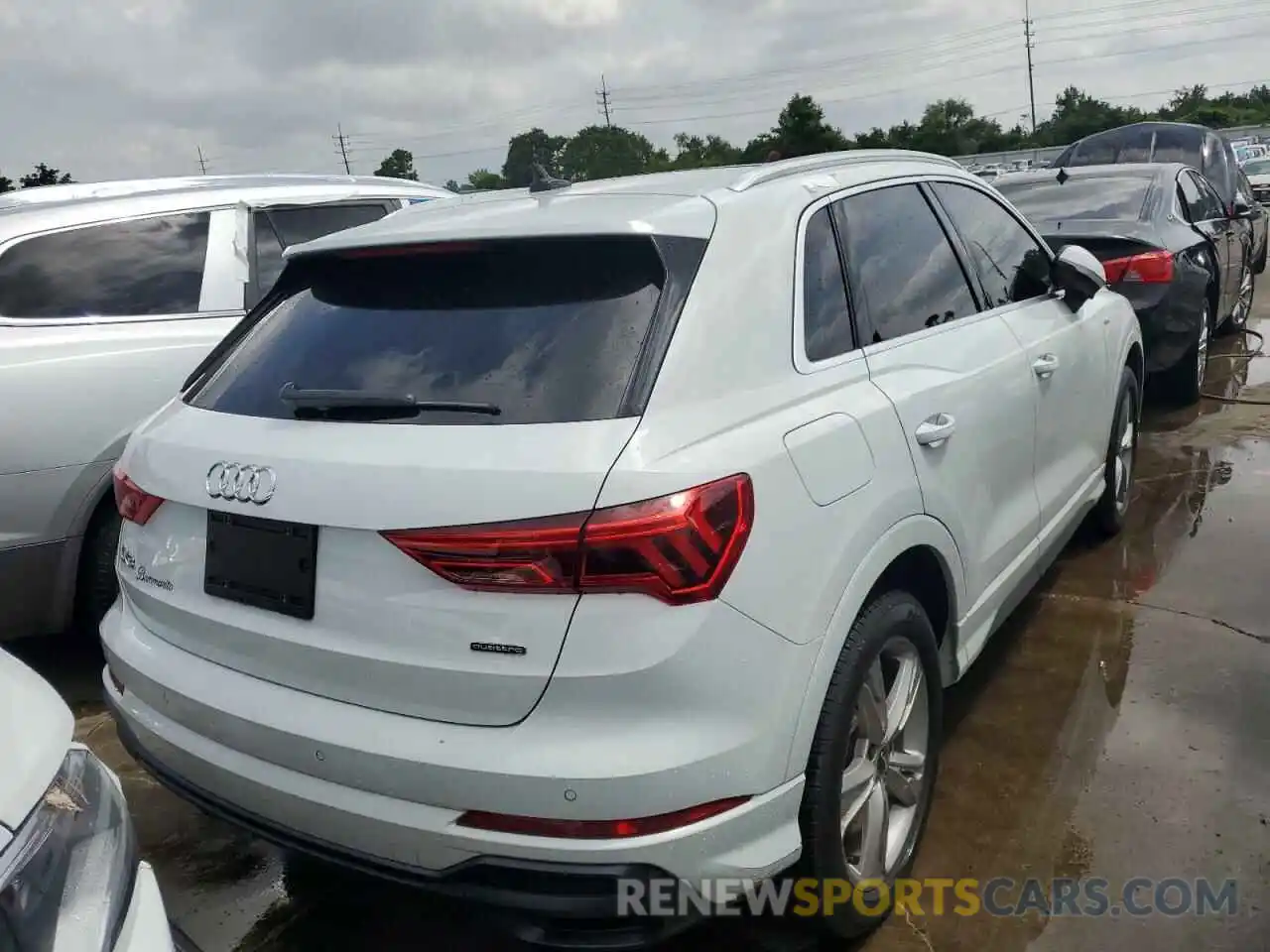 4 Photograph of a damaged car WA1DECF31L1102938 AUDI Q3 2020