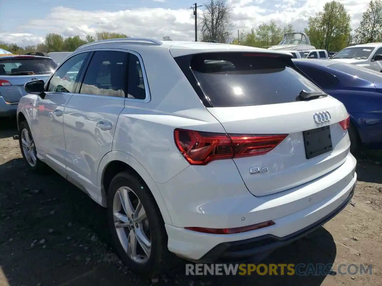 3 Photograph of a damaged car WA1DECF32L1056441 AUDI Q3 2020