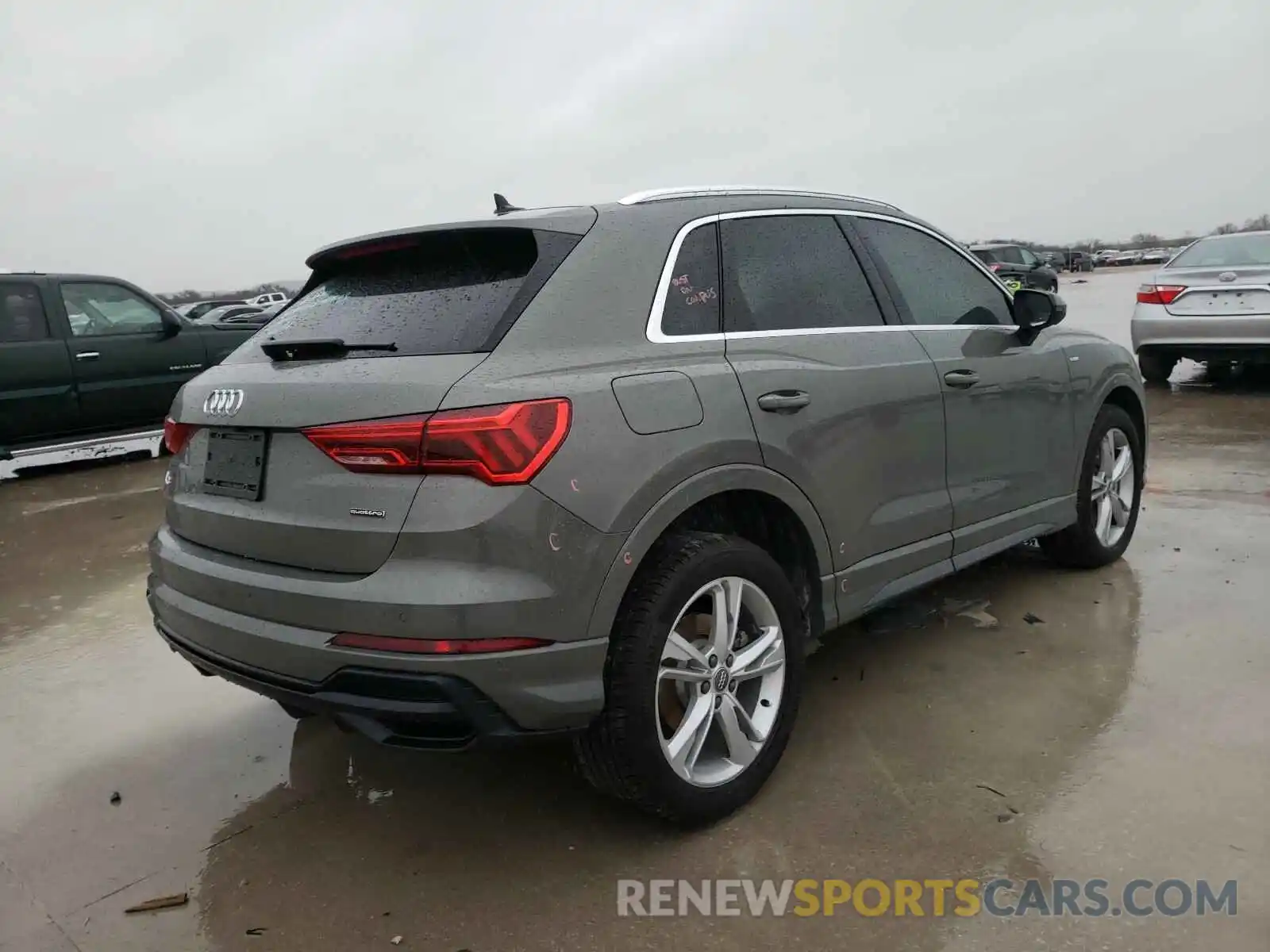 4 Photograph of a damaged car WA1DECF32L1093070 AUDI Q3 2020