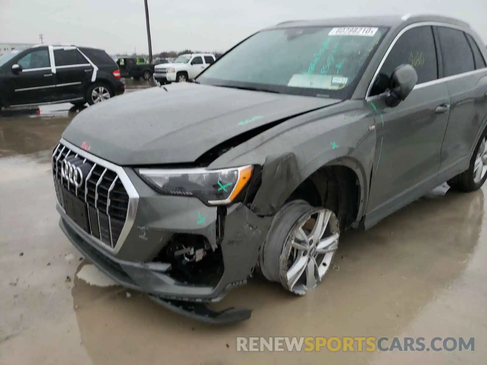 9 Photograph of a damaged car WA1DECF32L1093070 AUDI Q3 2020