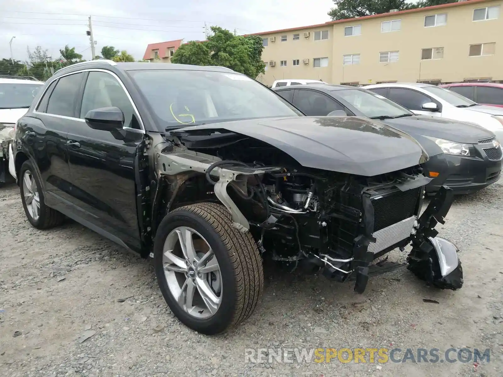 1 Photograph of a damaged car WA1DECF33L1087102 AUDI Q3 2020