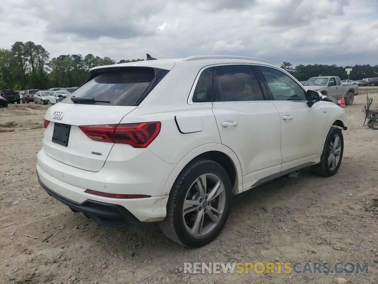 4 Photograph of a damaged car WA1DECF33L1124763 AUDI Q3 2020