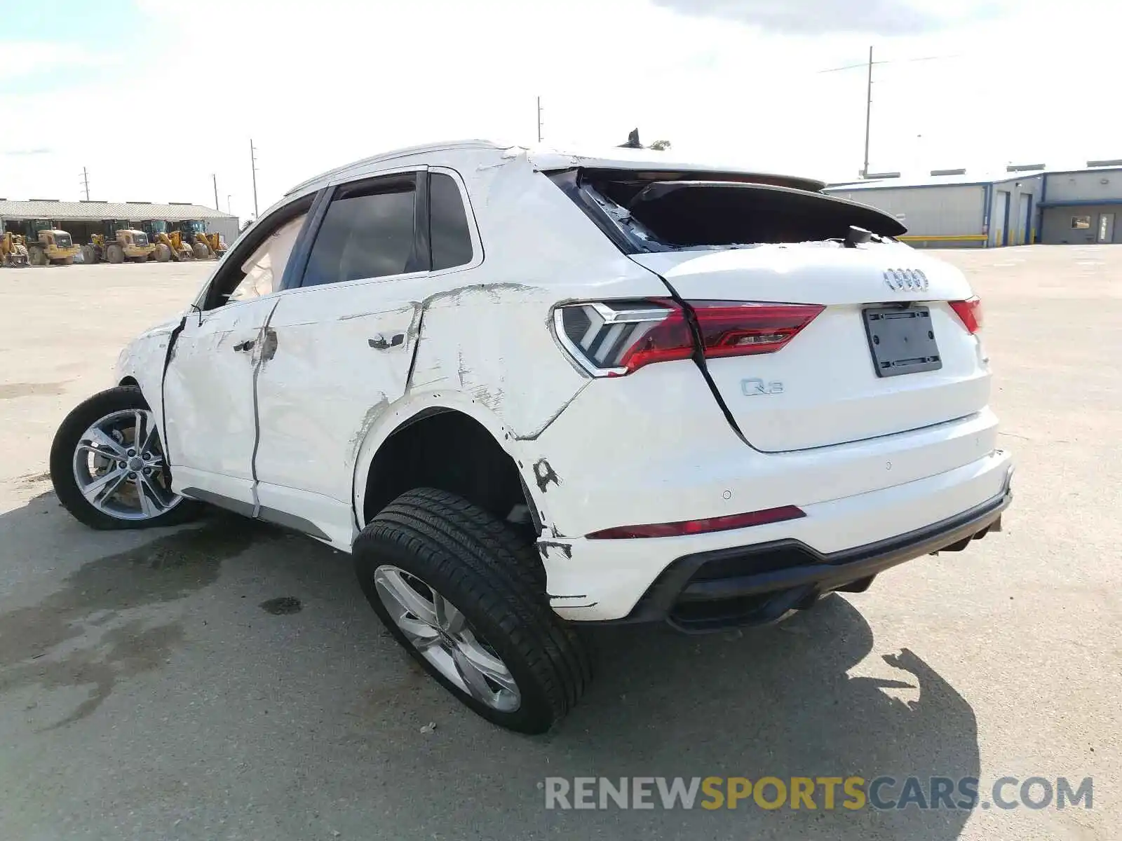 3 Photograph of a damaged car WA1DECF34L1001652 AUDI Q3 2020