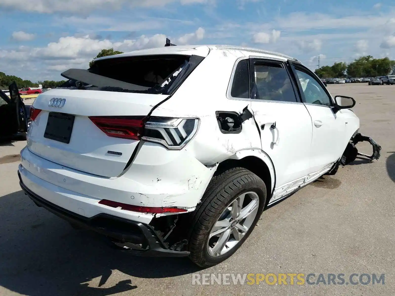 4 Photograph of a damaged car WA1DECF34L1001652 AUDI Q3 2020