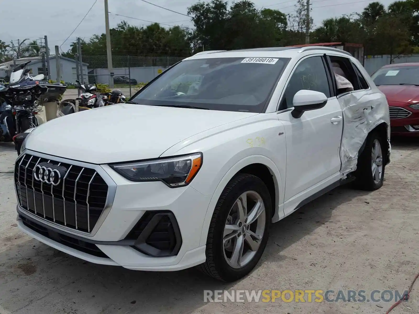 2 Photograph of a damaged car WA1DECF34L1030553 AUDI Q3 2020