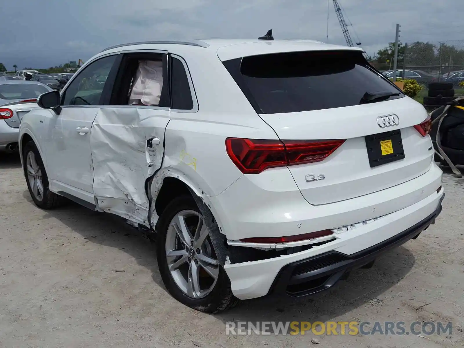 3 Photograph of a damaged car WA1DECF34L1030553 AUDI Q3 2020