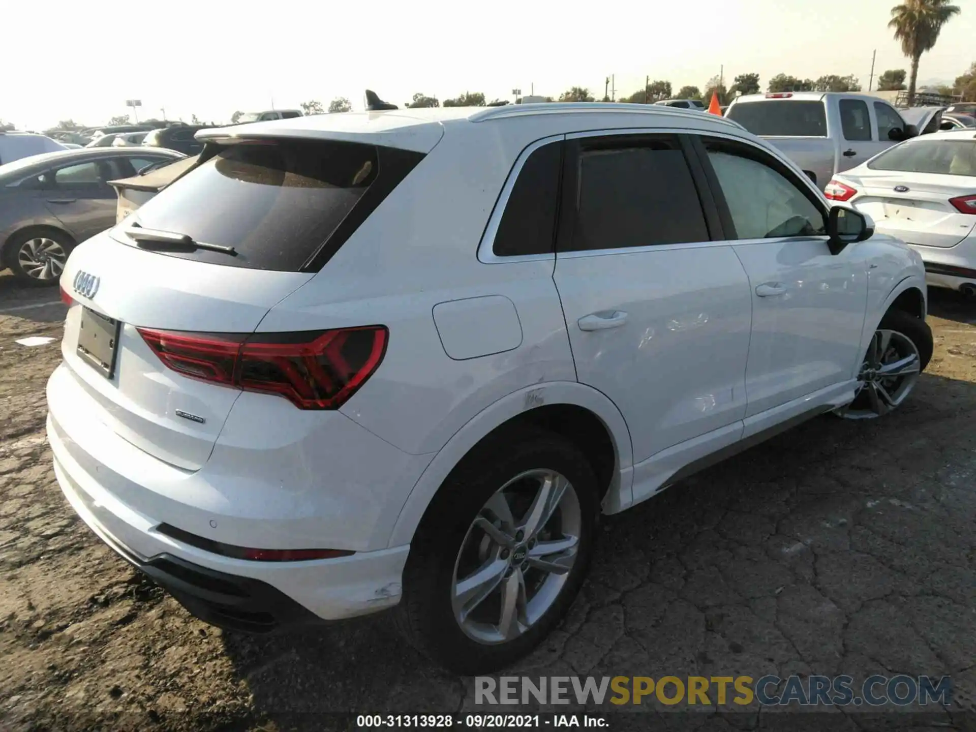 4 Фотография поврежденного автомобиля WA1DECF34L1048597 AUDI Q3 2020