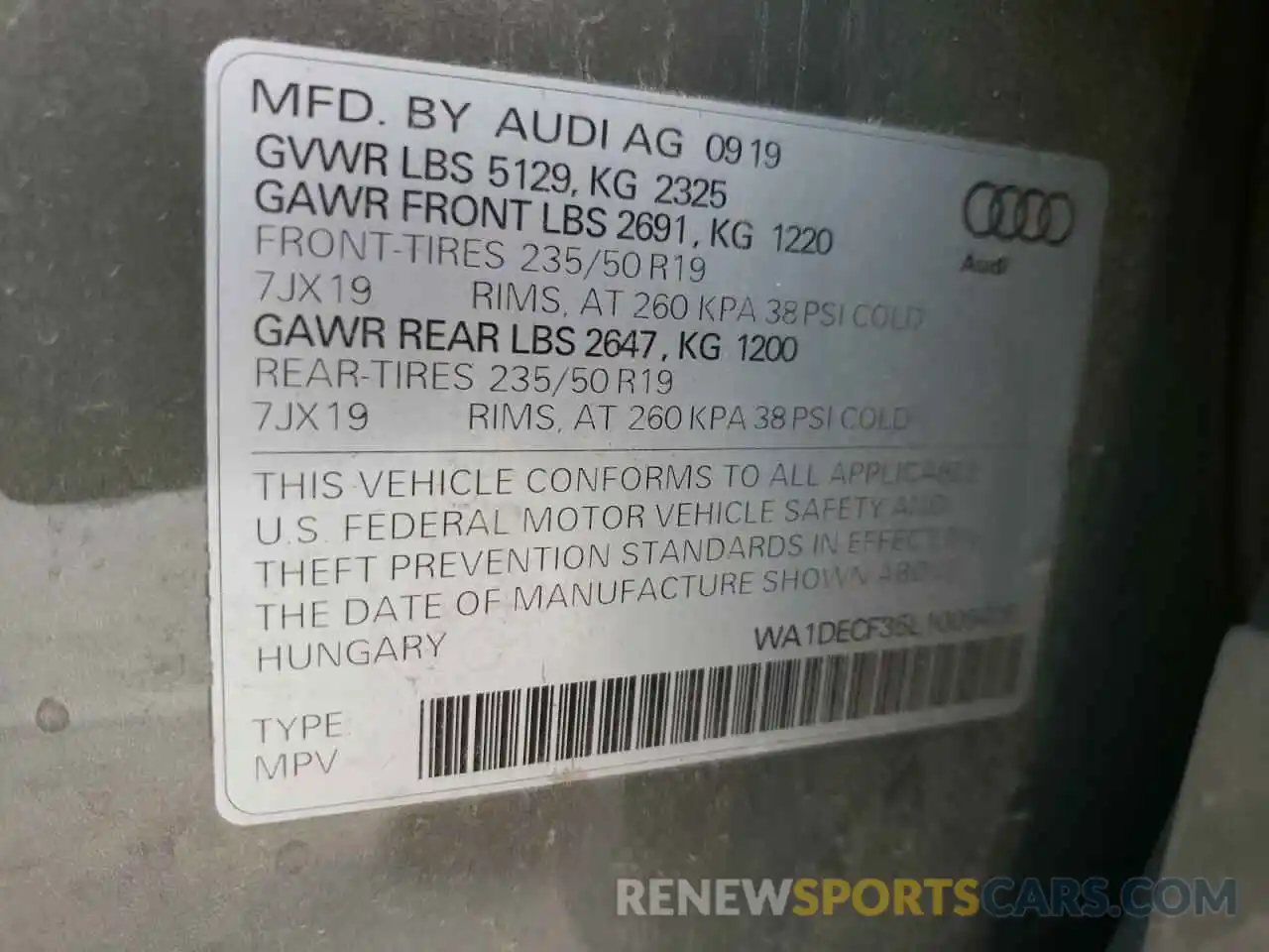 14 Photograph of a damaged car WA1DECF35L1009405 AUDI Q3 2020