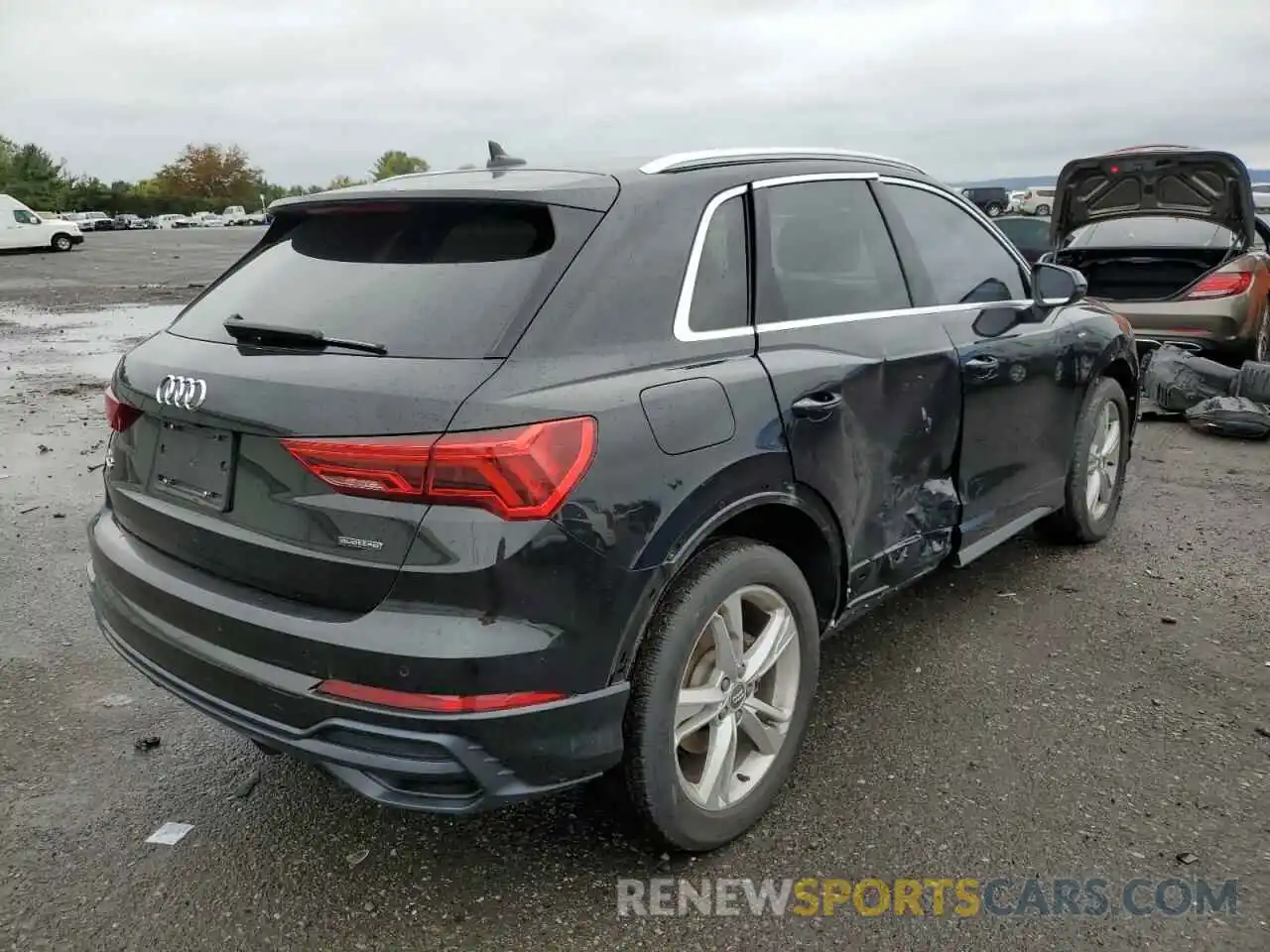 4 Photograph of a damaged car WA1DECF35L1034594 AUDI Q3 2020