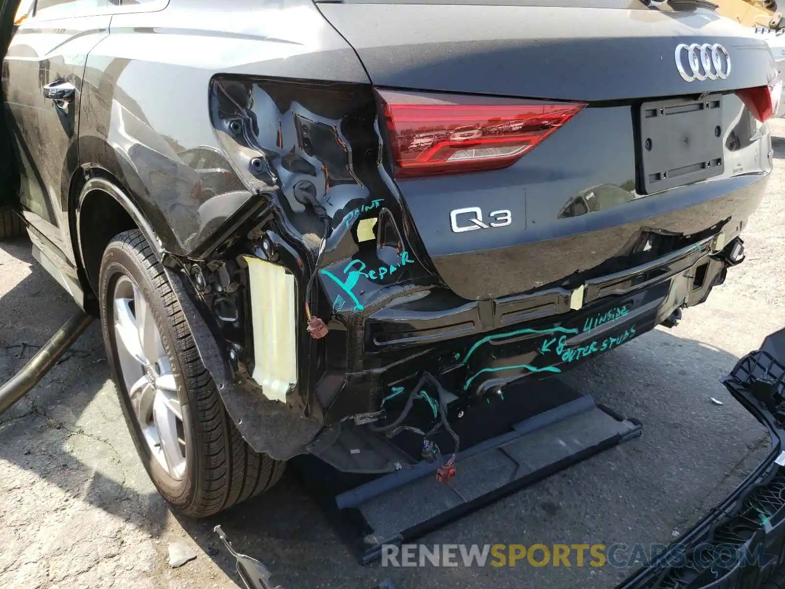 9 Photograph of a damaged car WA1DECF36L1023586 AUDI Q3 2020