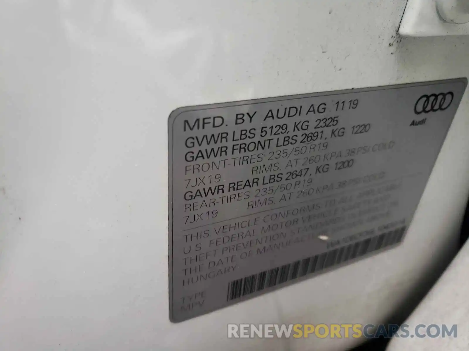 10 Photograph of a damaged car WA1DECF36L1043014 AUDI Q3 2020