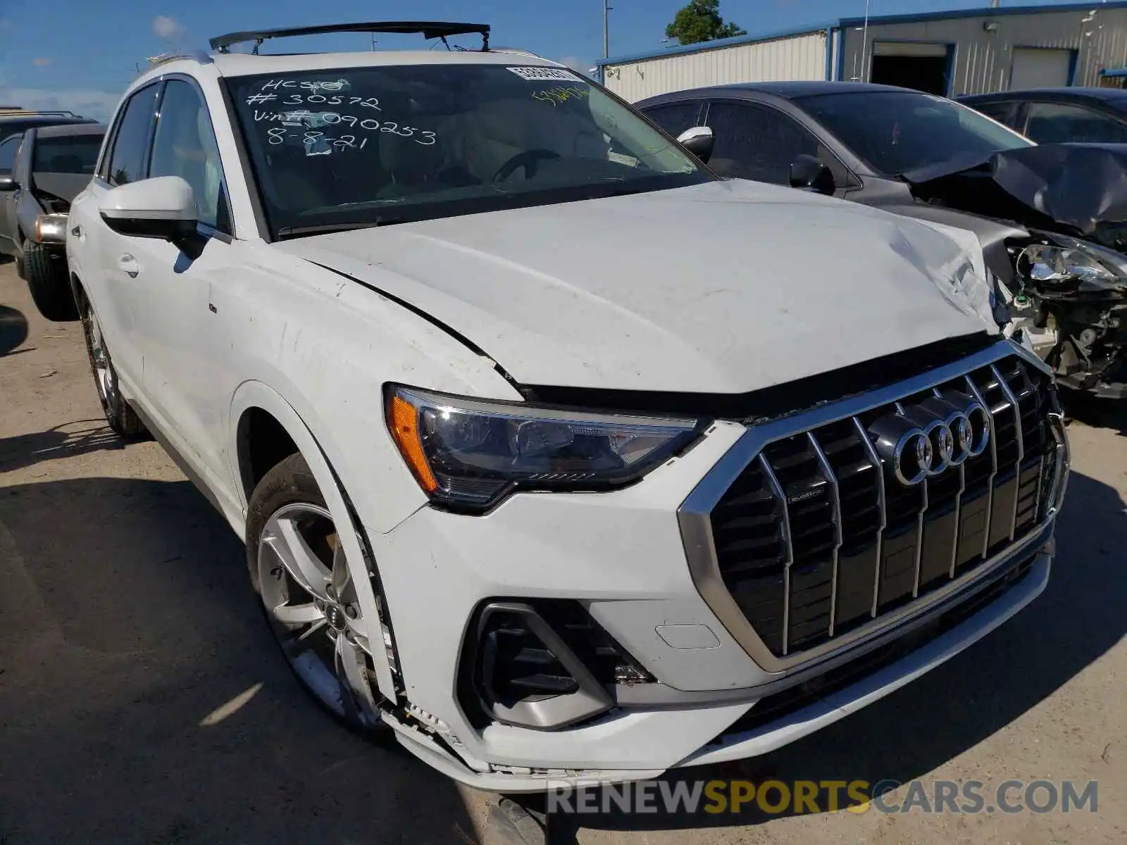 1 Photograph of a damaged car WA1DECF36L1090253 AUDI Q3 2020