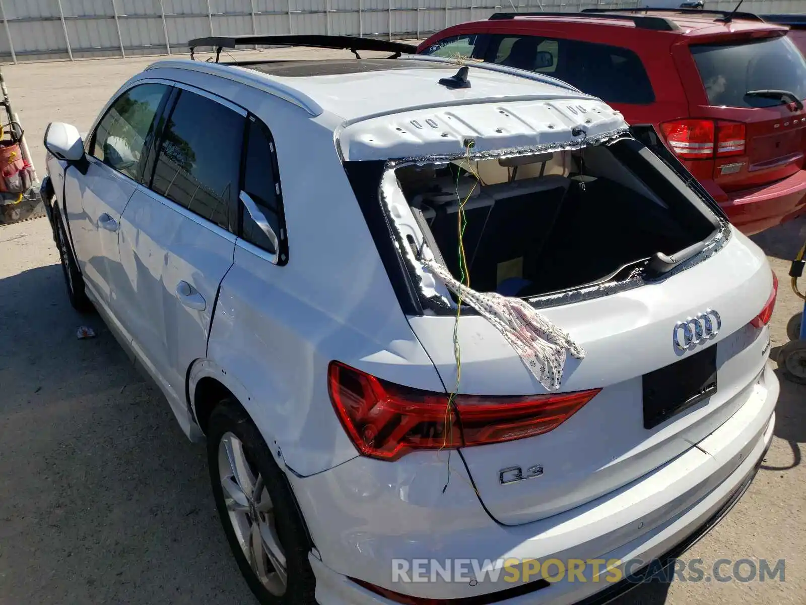 9 Photograph of a damaged car WA1DECF36L1090253 AUDI Q3 2020