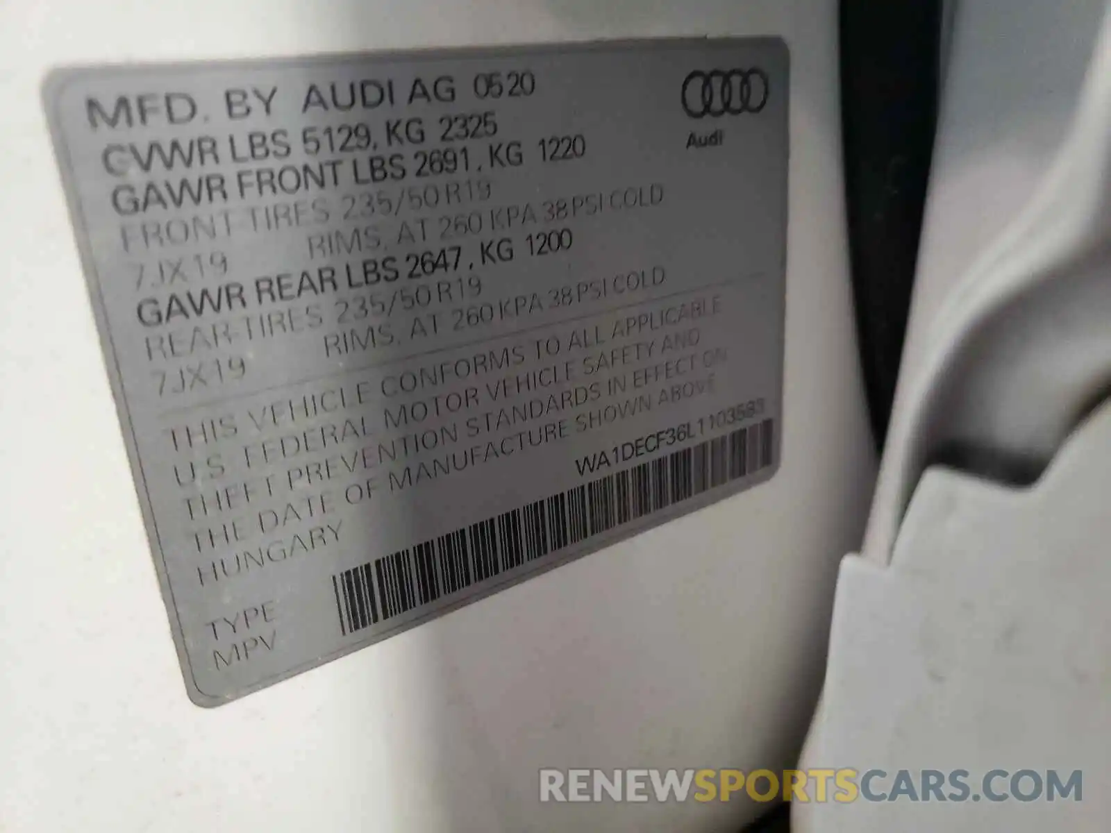 10 Photograph of a damaged car WA1DECF36L1103583 AUDI Q3 2020