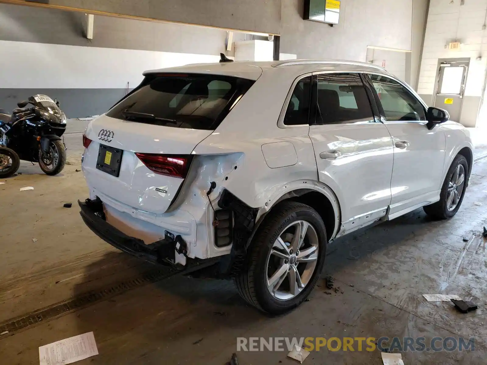 4 Photograph of a damaged car WA1DECF36L1103583 AUDI Q3 2020