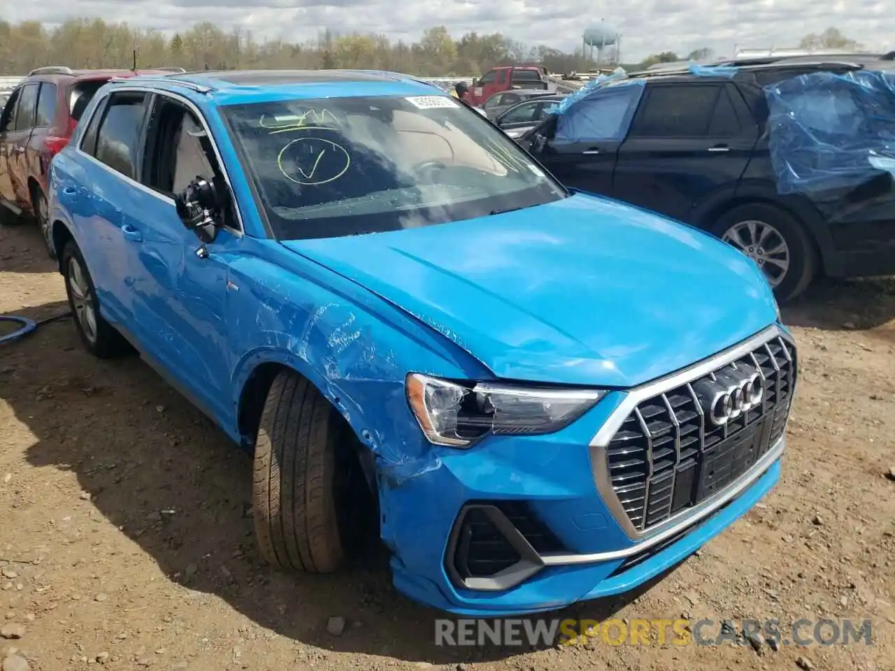 1 Photograph of a damaged car WA1DECF37L1035472 AUDI Q3 2020