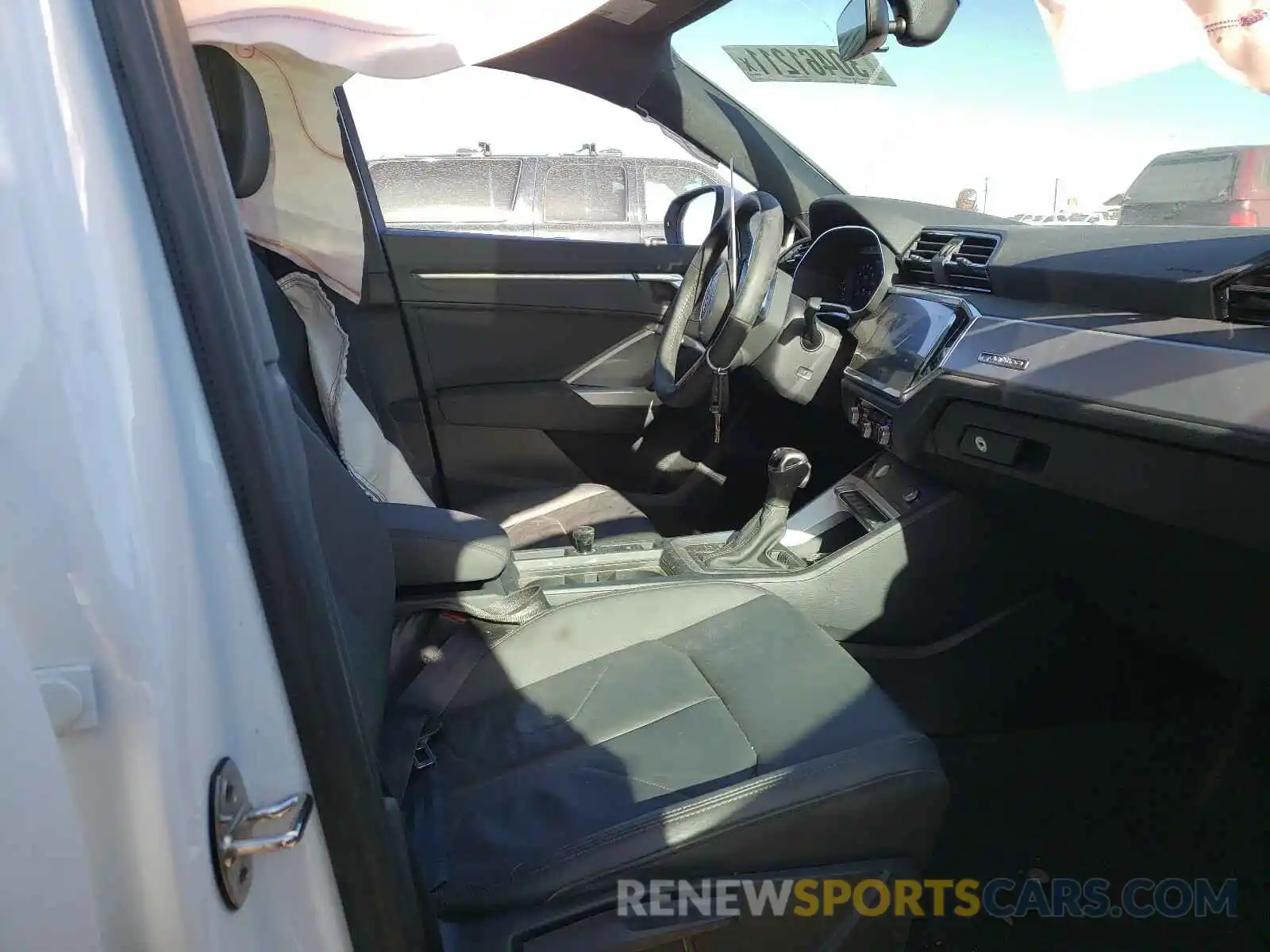 5 Photograph of a damaged car WA1DECF37L1047671 AUDI Q3 2020