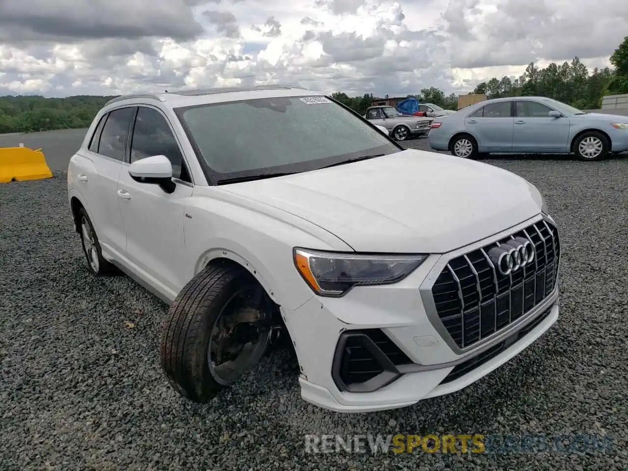 1 Photograph of a damaged car WA1DECF37L1048447 AUDI Q3 2020