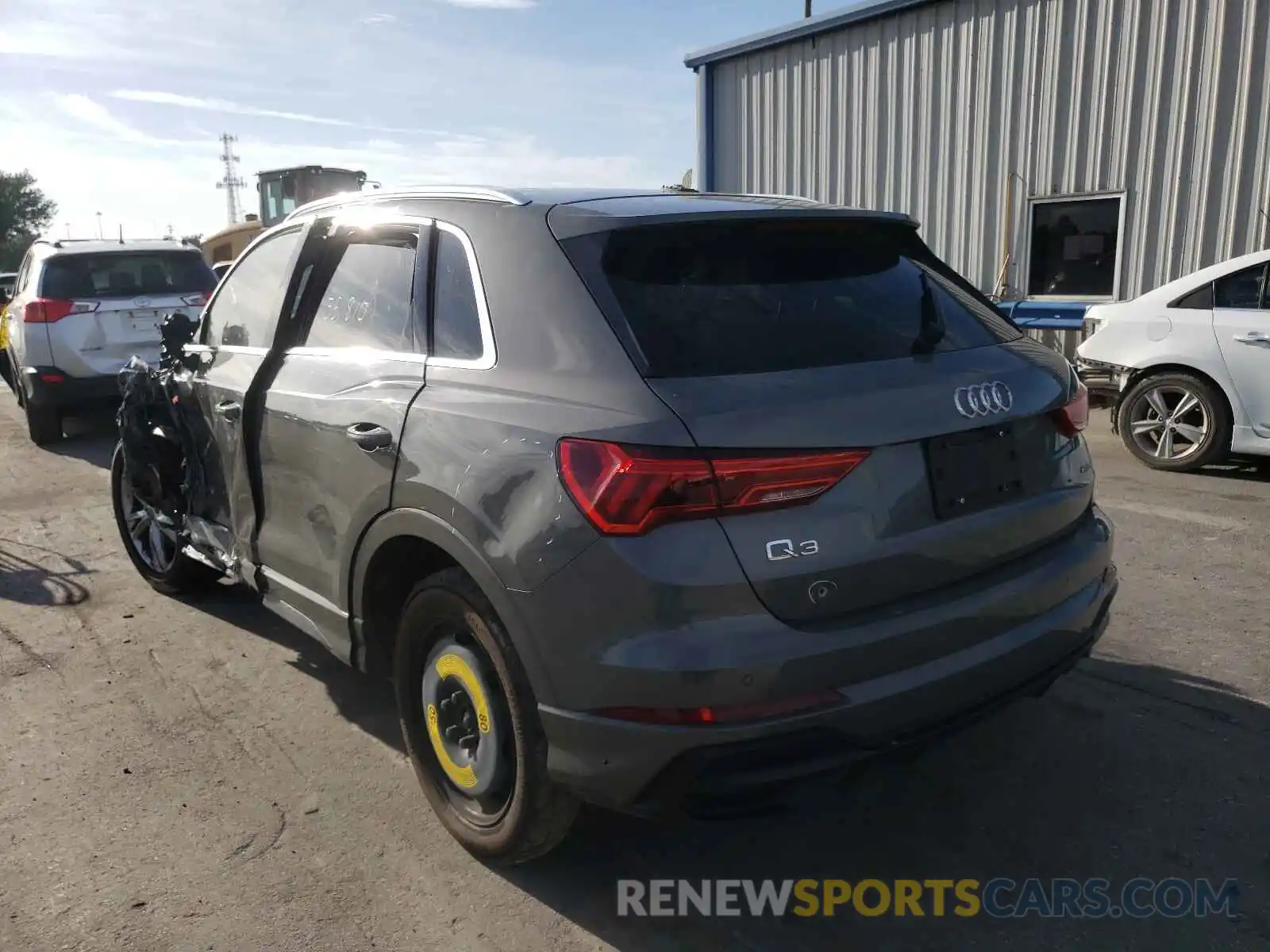 3 Фотография поврежденного автомобиля WA1DECF38L1008345 AUDI Q3 2020